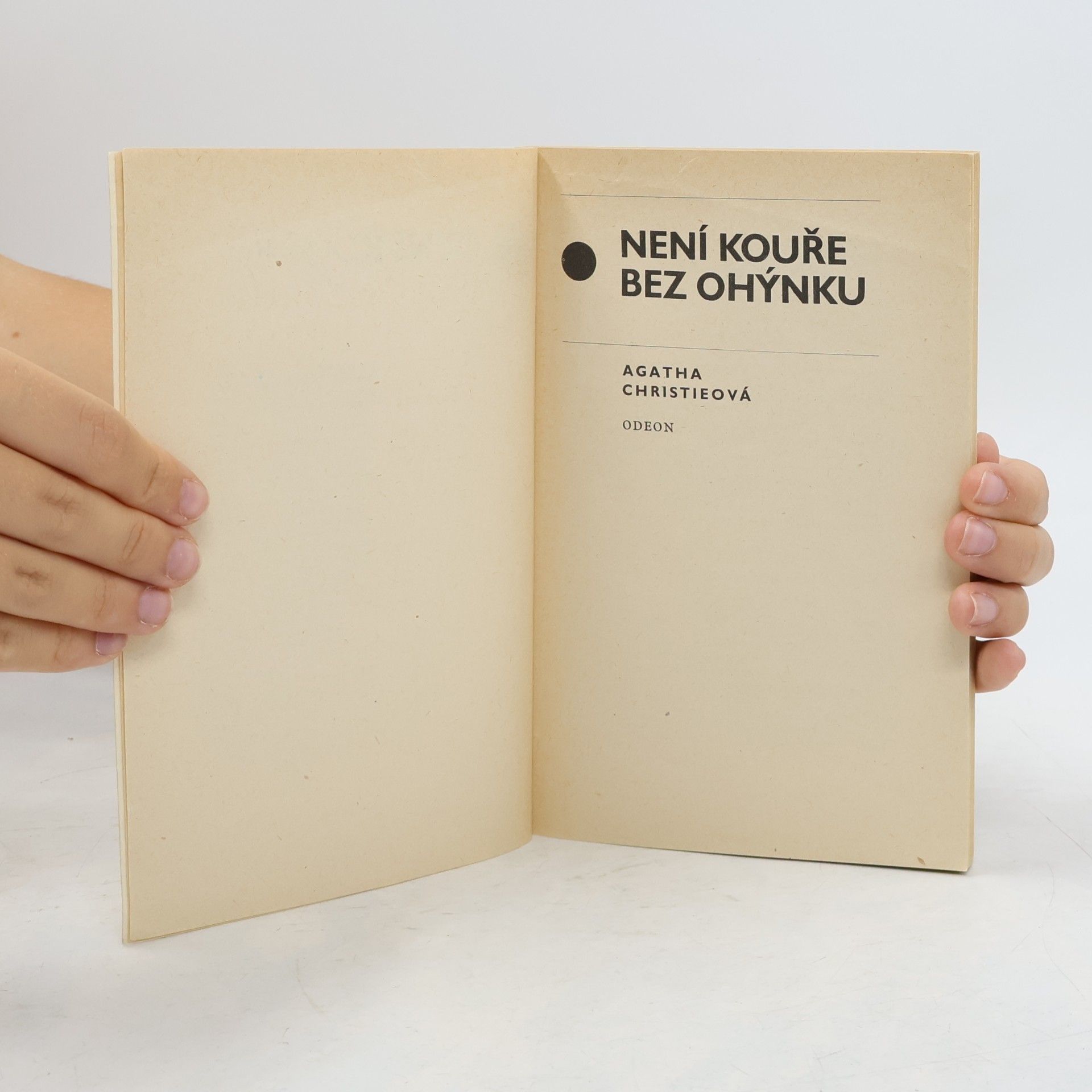 Agatha Christie Není kouře bez ohýnku