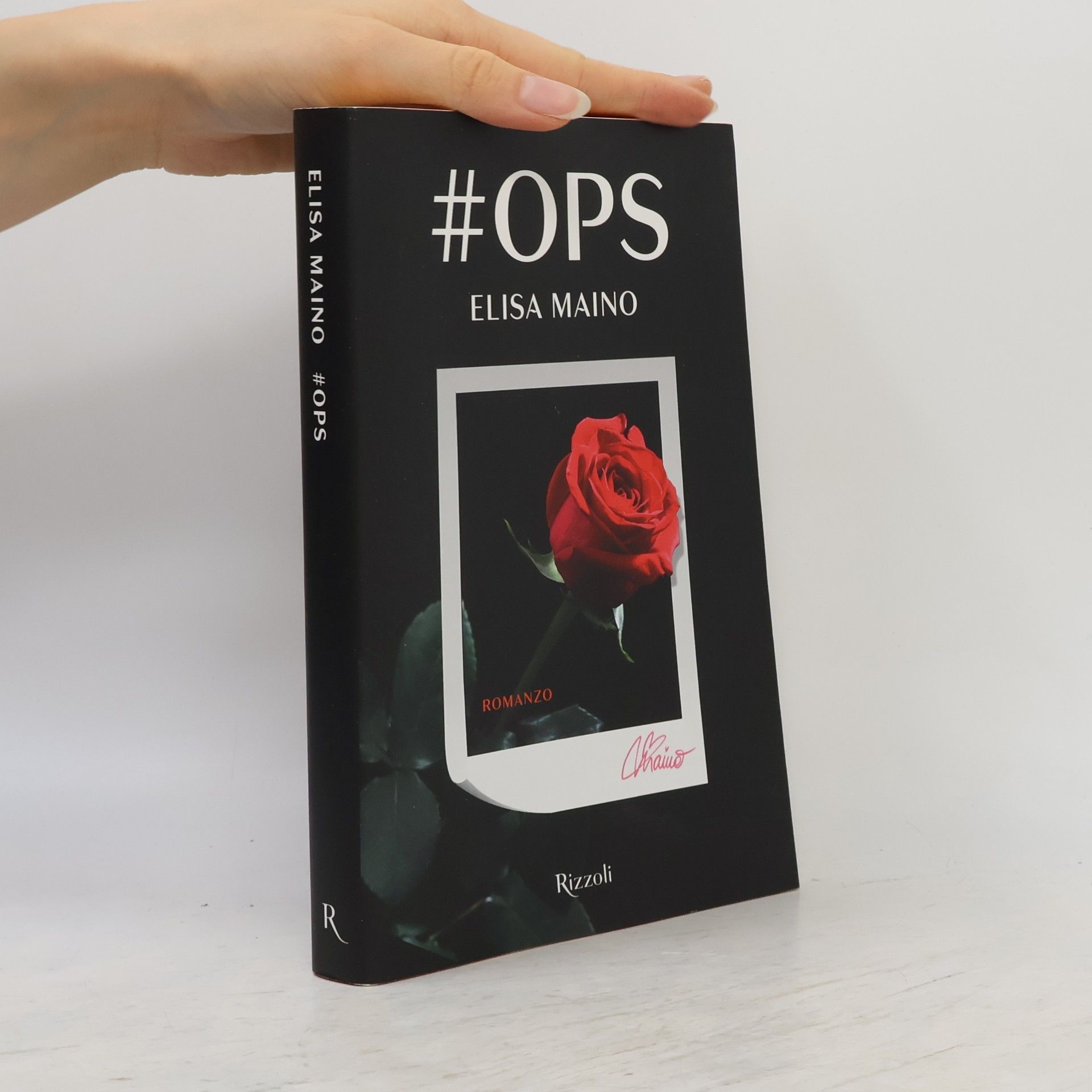 Elisa Maino #Ops!