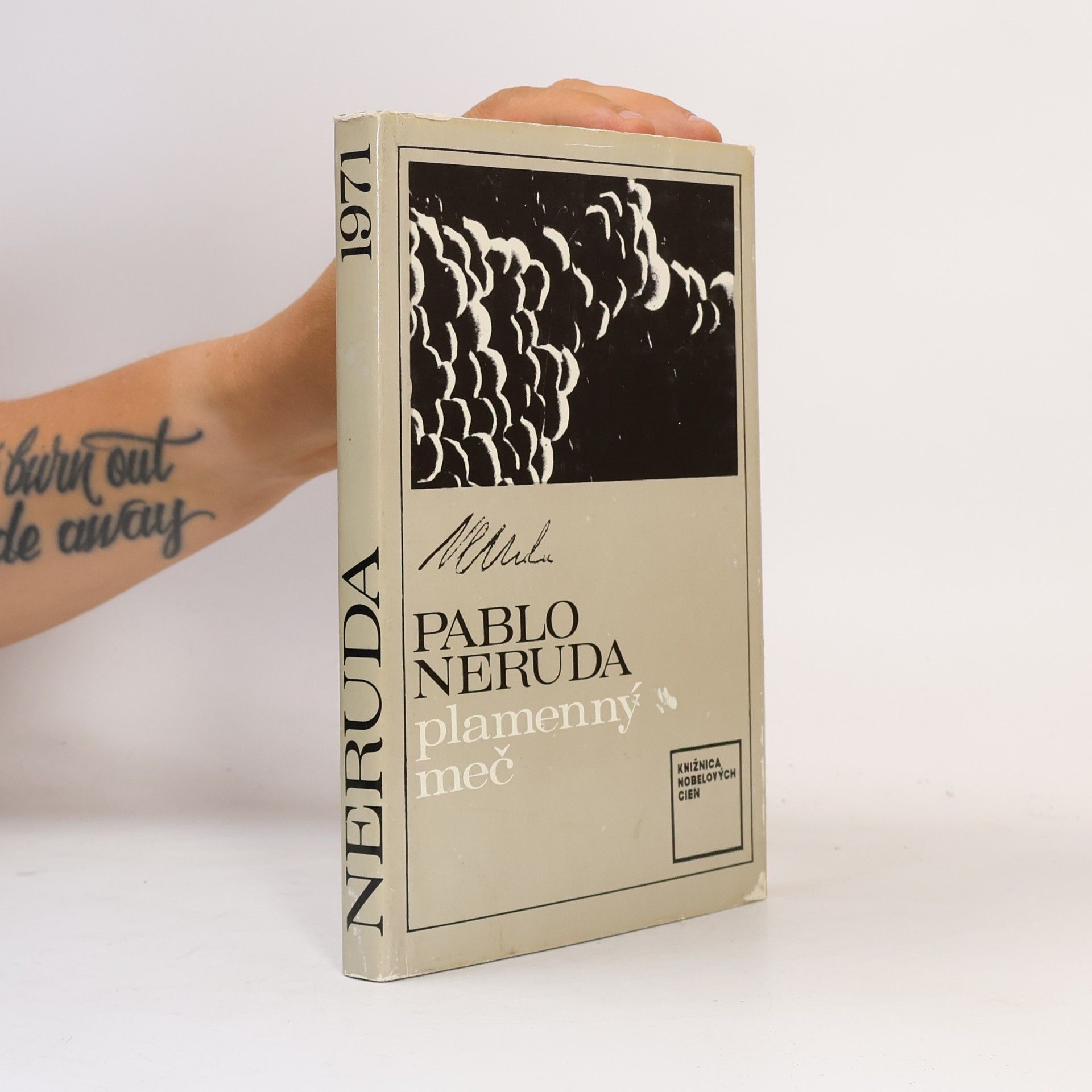Pablo Neruda Plamenný meč