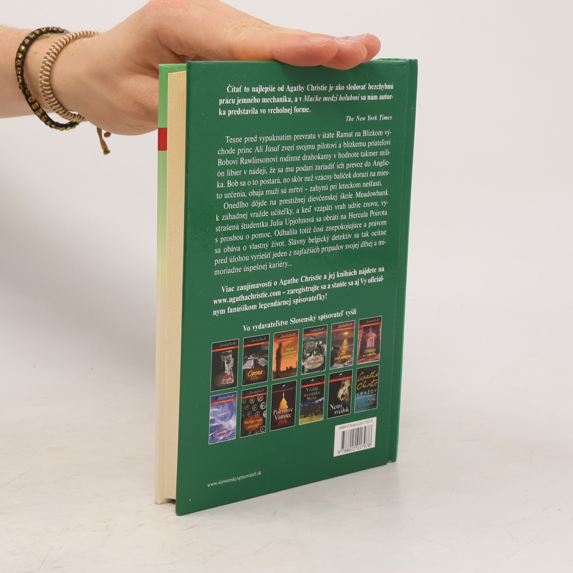 Agatha Christie Mačka medzi holubmi