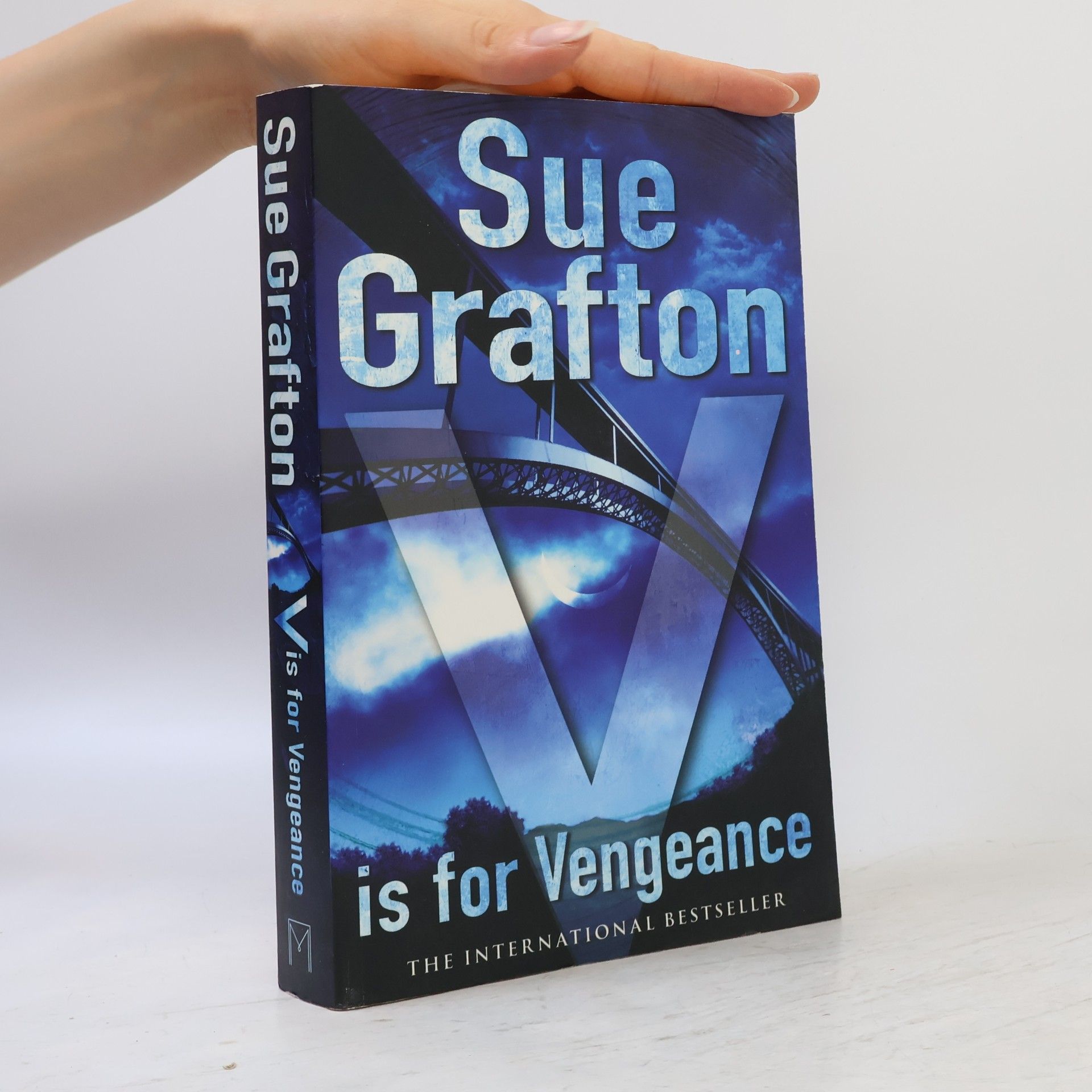 Sue Grafton Kinsey Millhone Alphabet Series - V: V Is for Vengeance