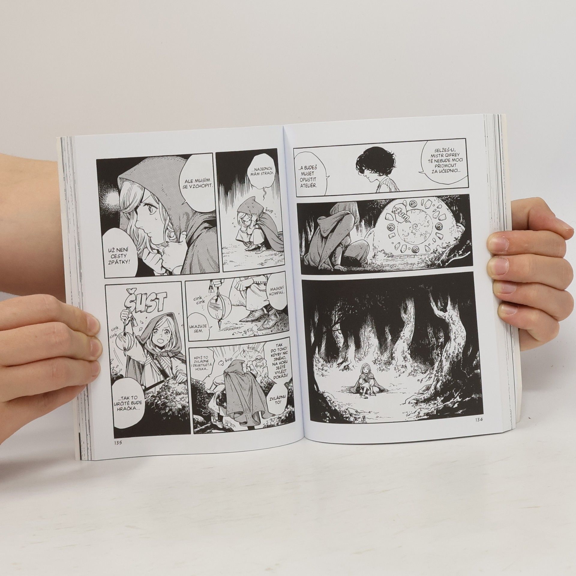 Kamome Shirahama Ateliér špičatých klobouků 1