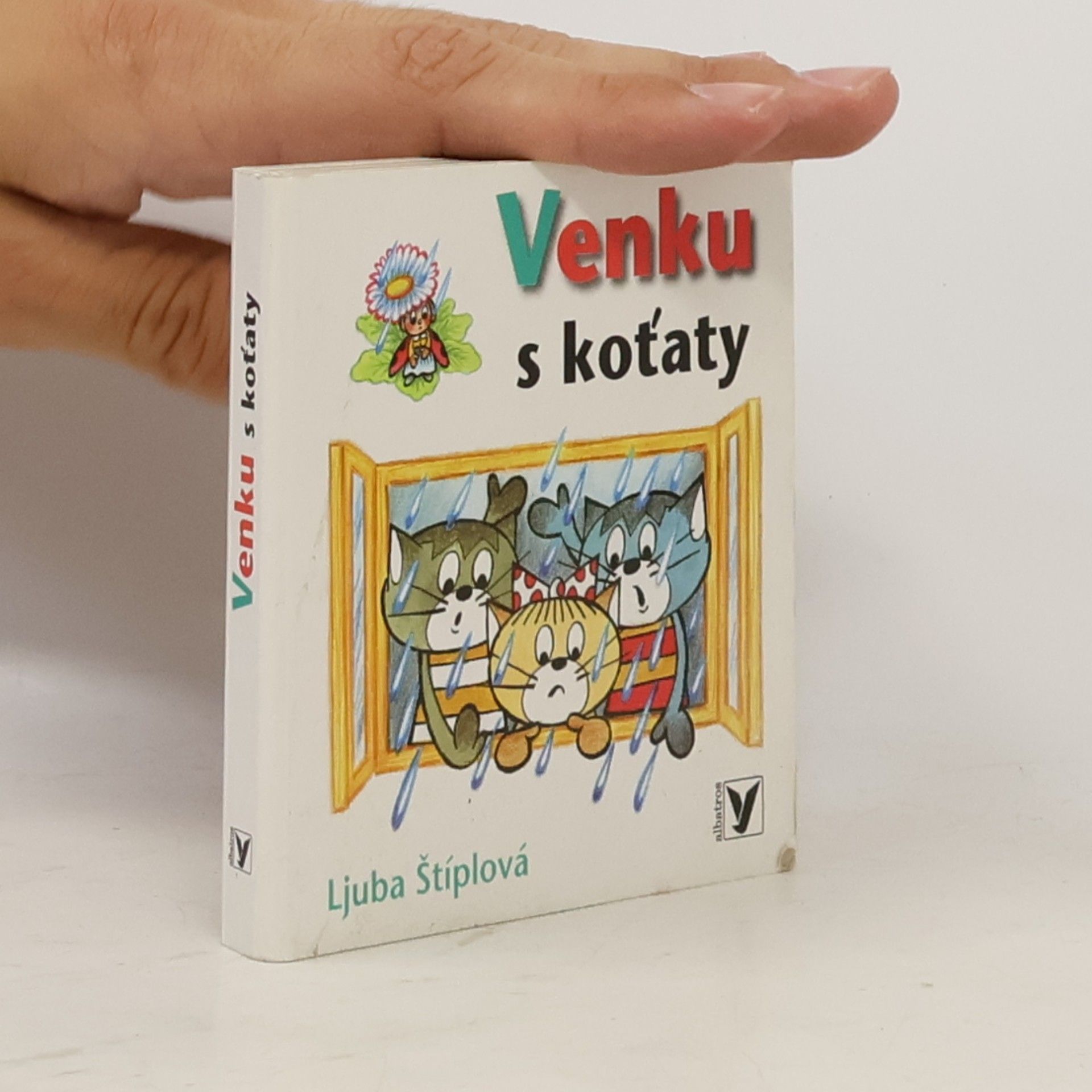 Ljuba Štíplová Venku s koťaty