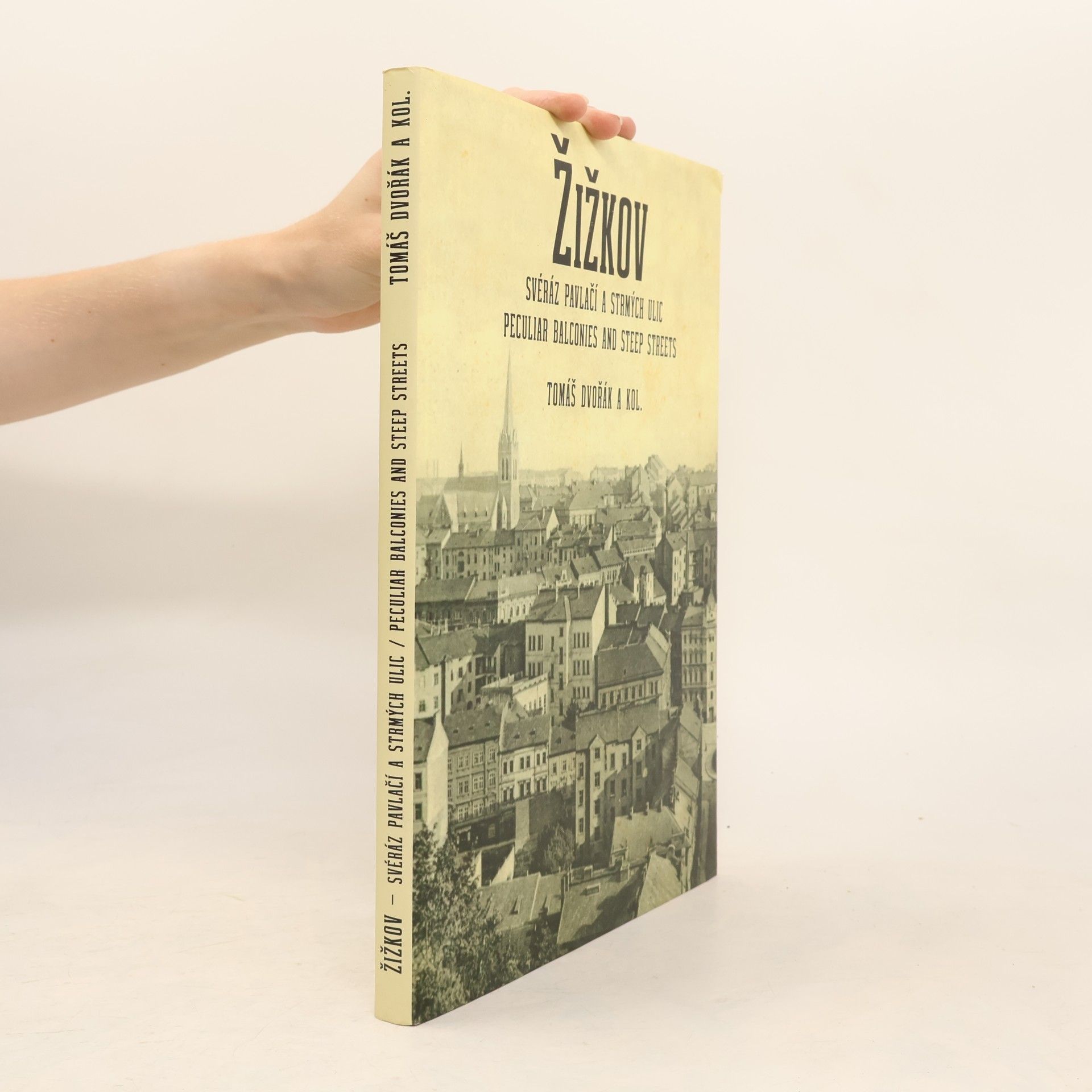Žižkov. Svéráz pavlačí a strmých ulic.