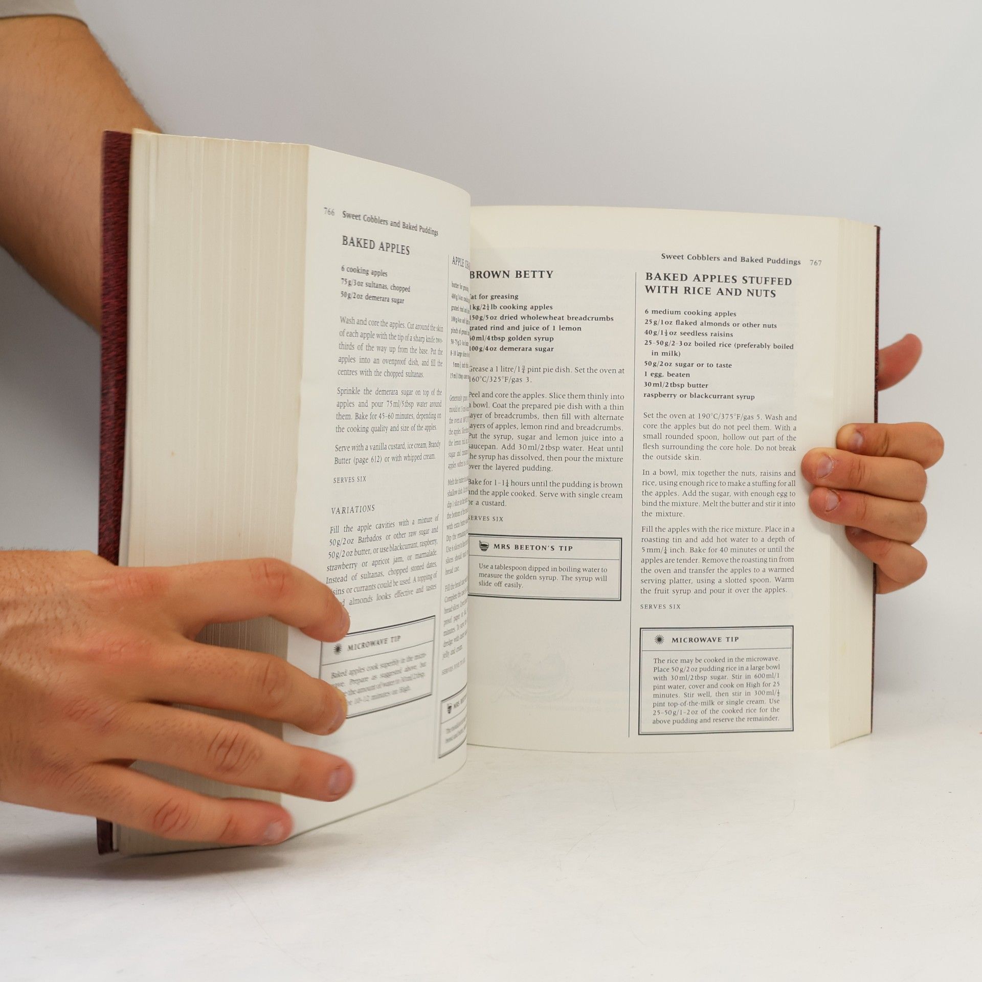 Isabella Beeton Mrs. Beeton's Book of Cookery and Household Management