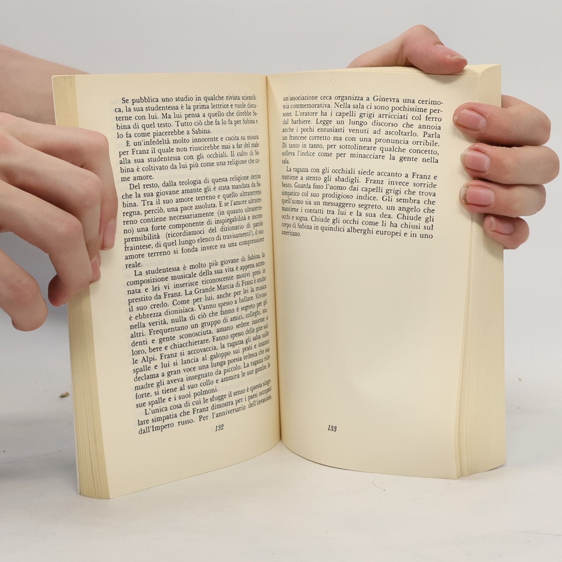 Milan Kundera L'insostenibile leggerezza dell'essere