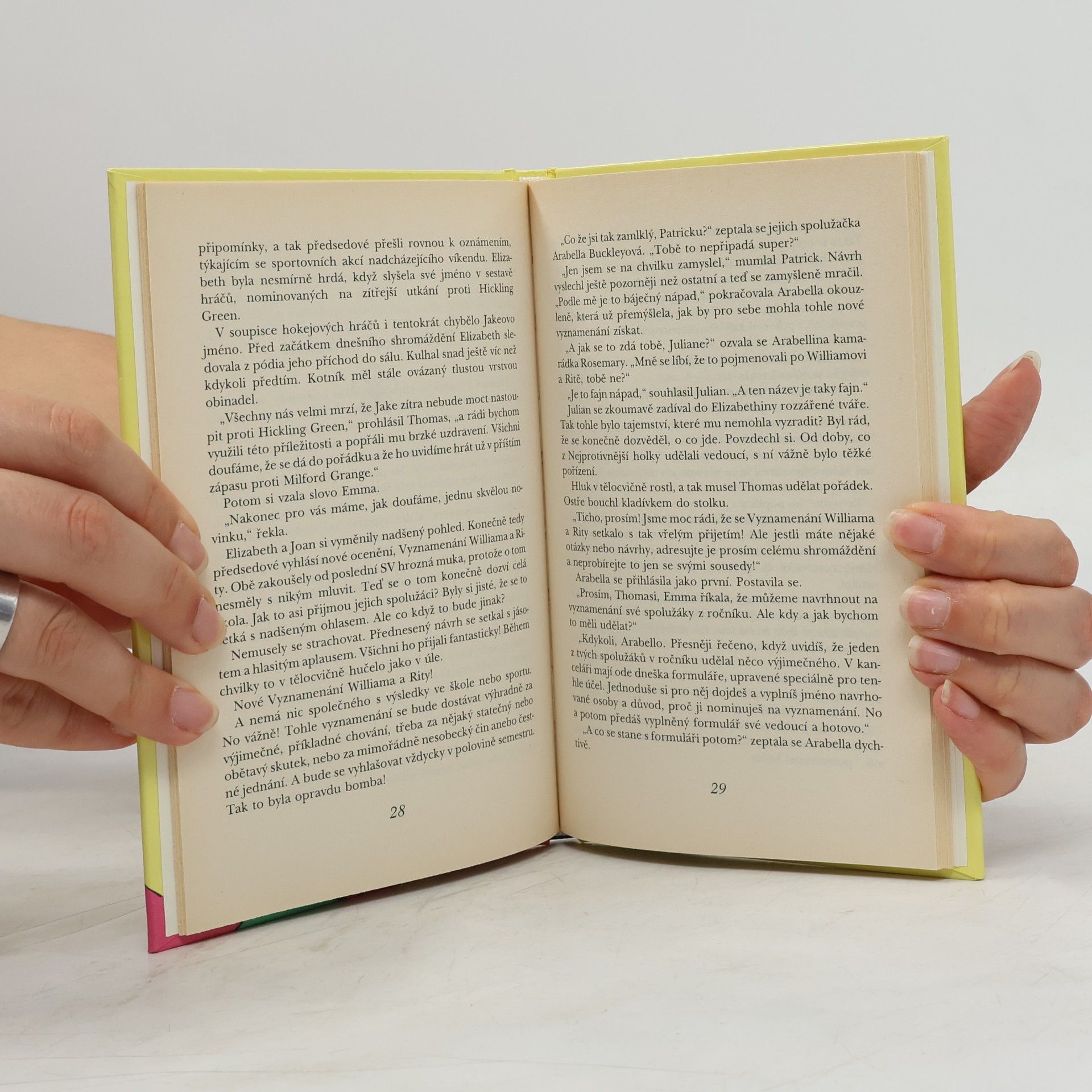 Enid Blyton Kamarádky. Elizabeth má trable s kluky.