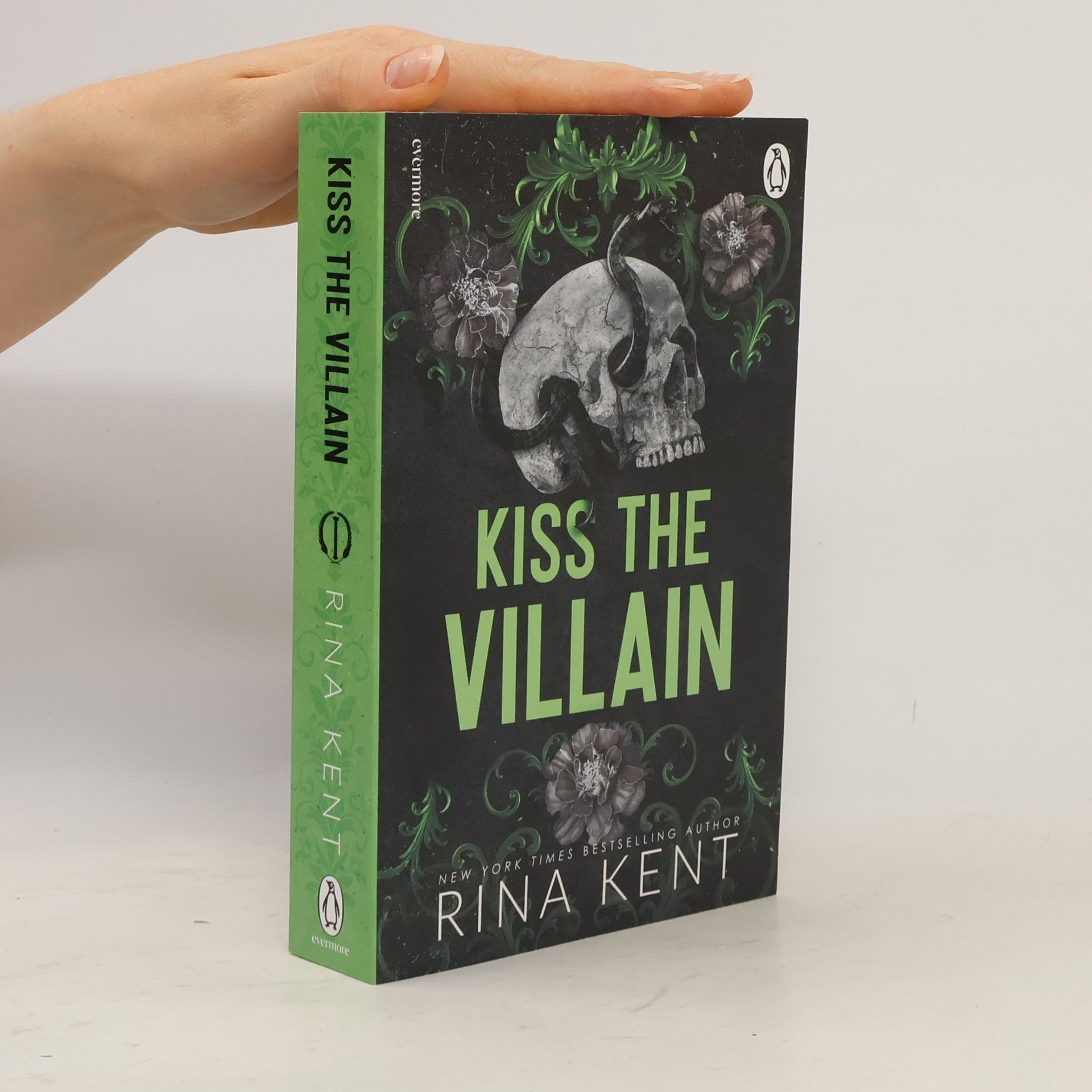 Kiss the Villain
