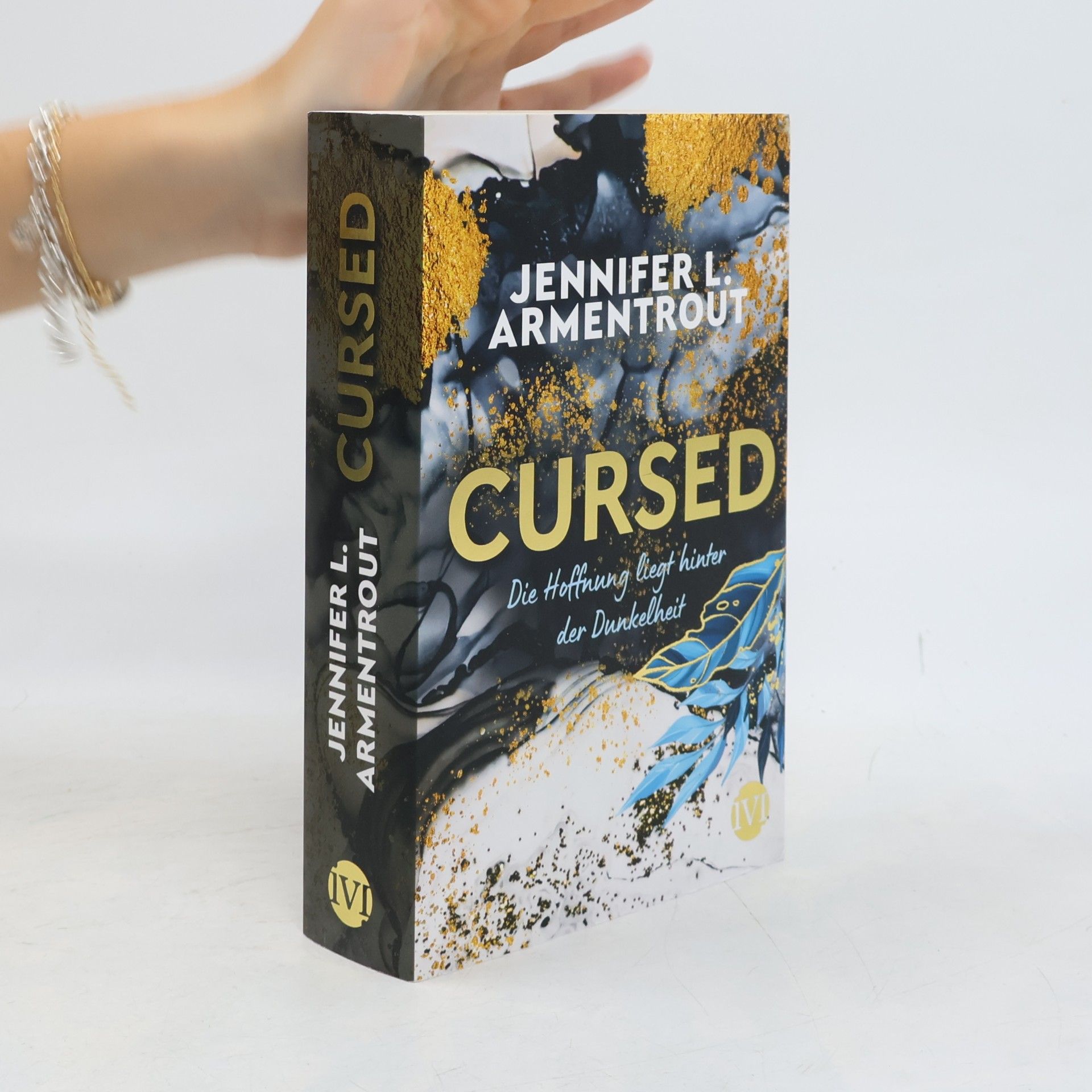 Jennifer L. Armentrout Cursed. Die Hoffnung liegt hinter der Dunkelheit