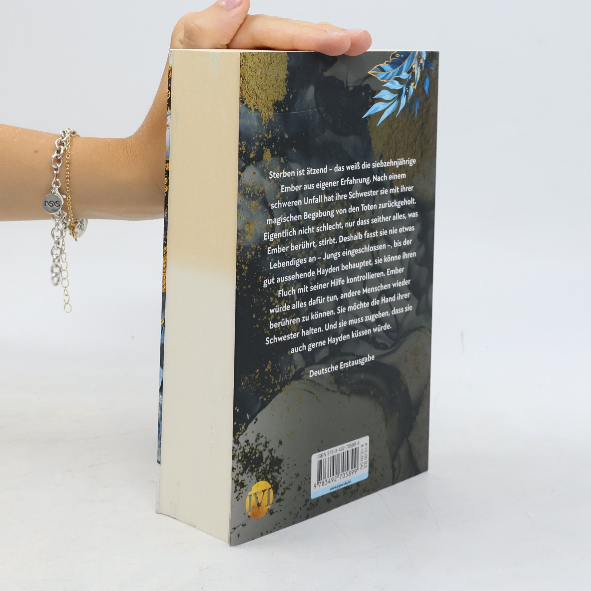 Jennifer L. Armentrout Cursed. Die Hoffnung liegt hinter der Dunkelheit