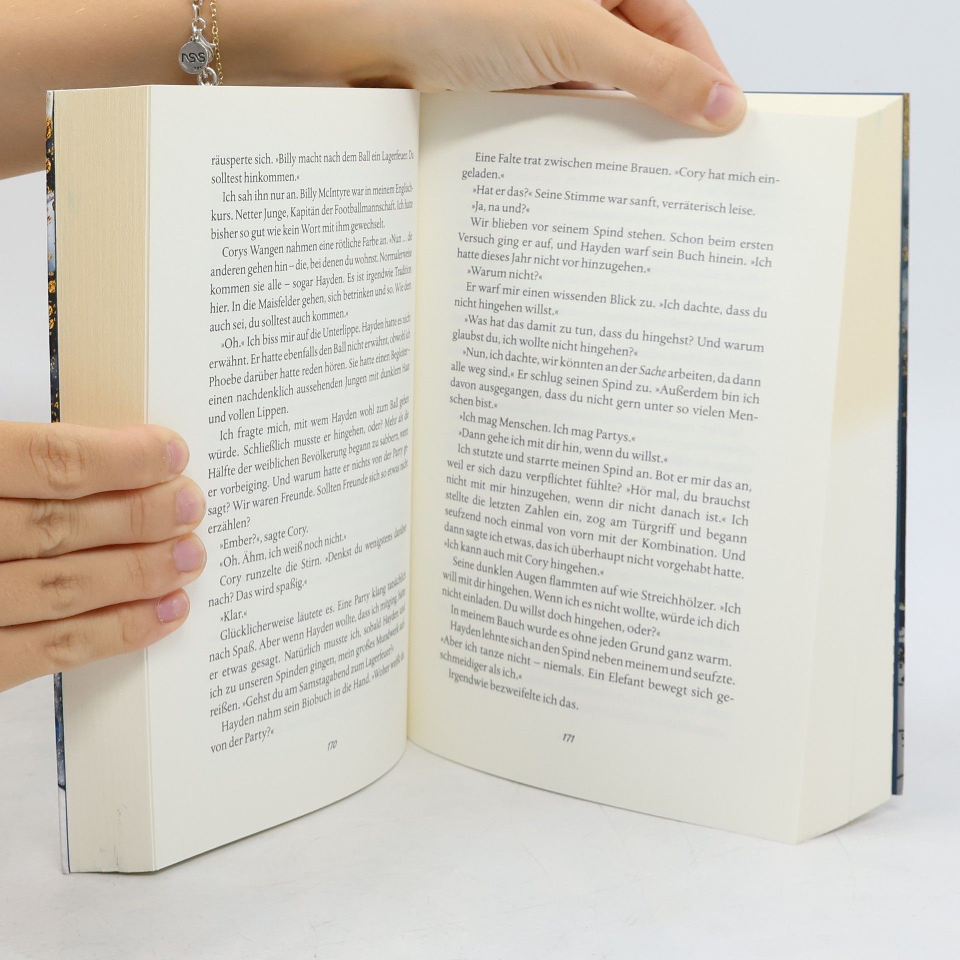 Jennifer L. Armentrout Cursed. Die Hoffnung liegt hinter der Dunkelheit