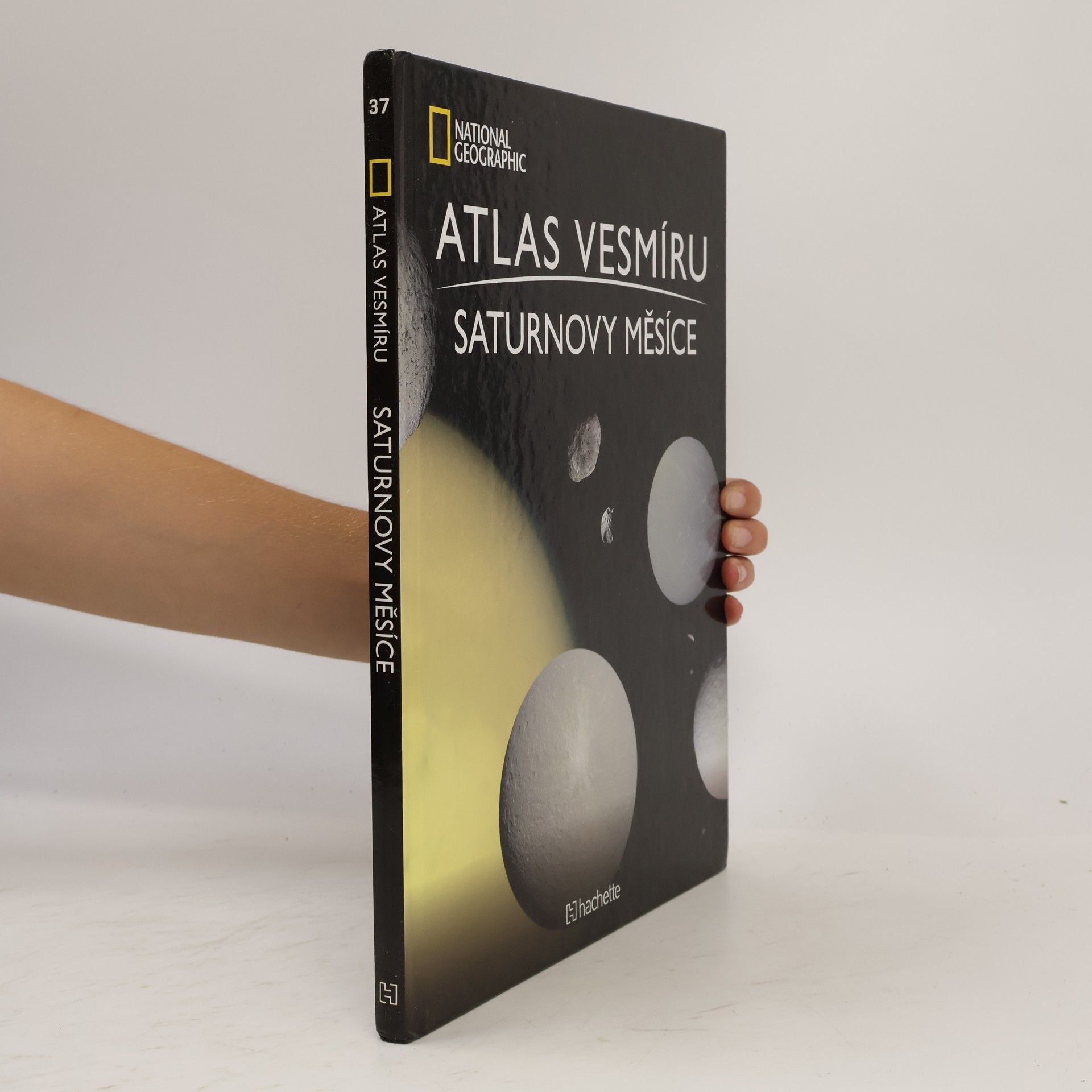 Autorenkollektiv Atlas Vesmíru 37. Saturnovy měsíce