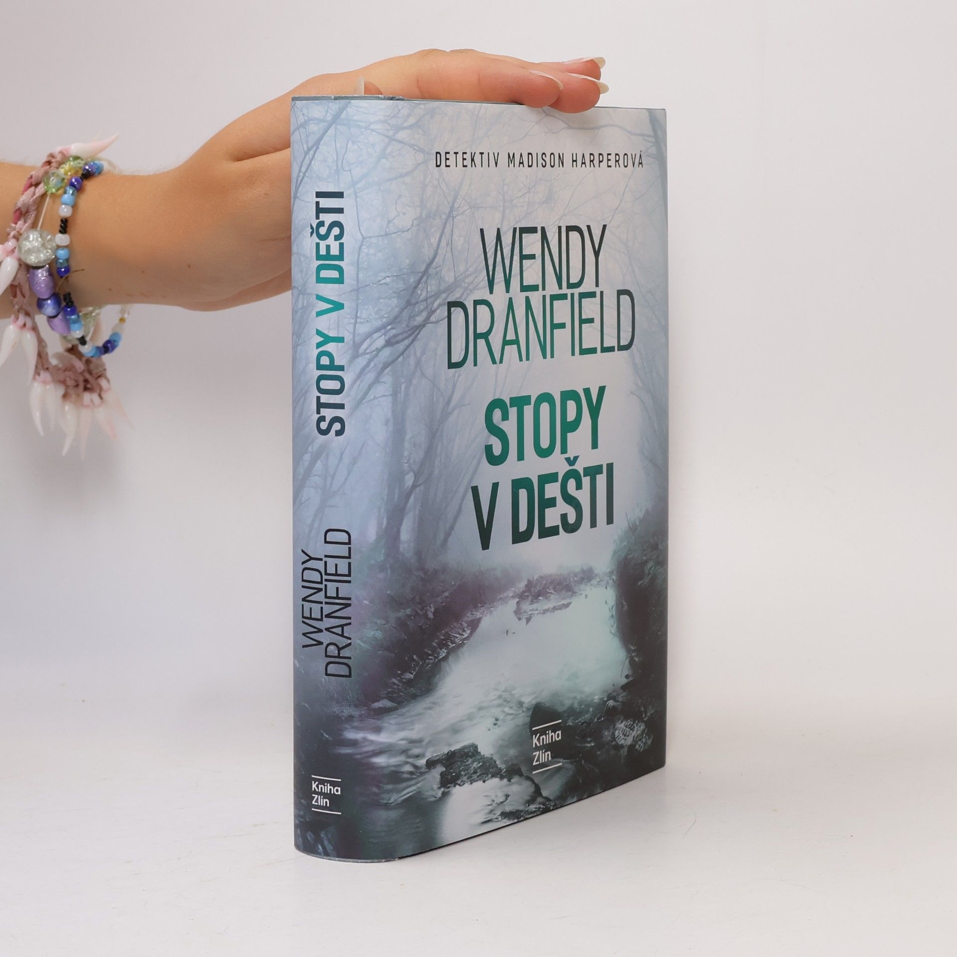 Wendy Dranfield Stopy v dešti