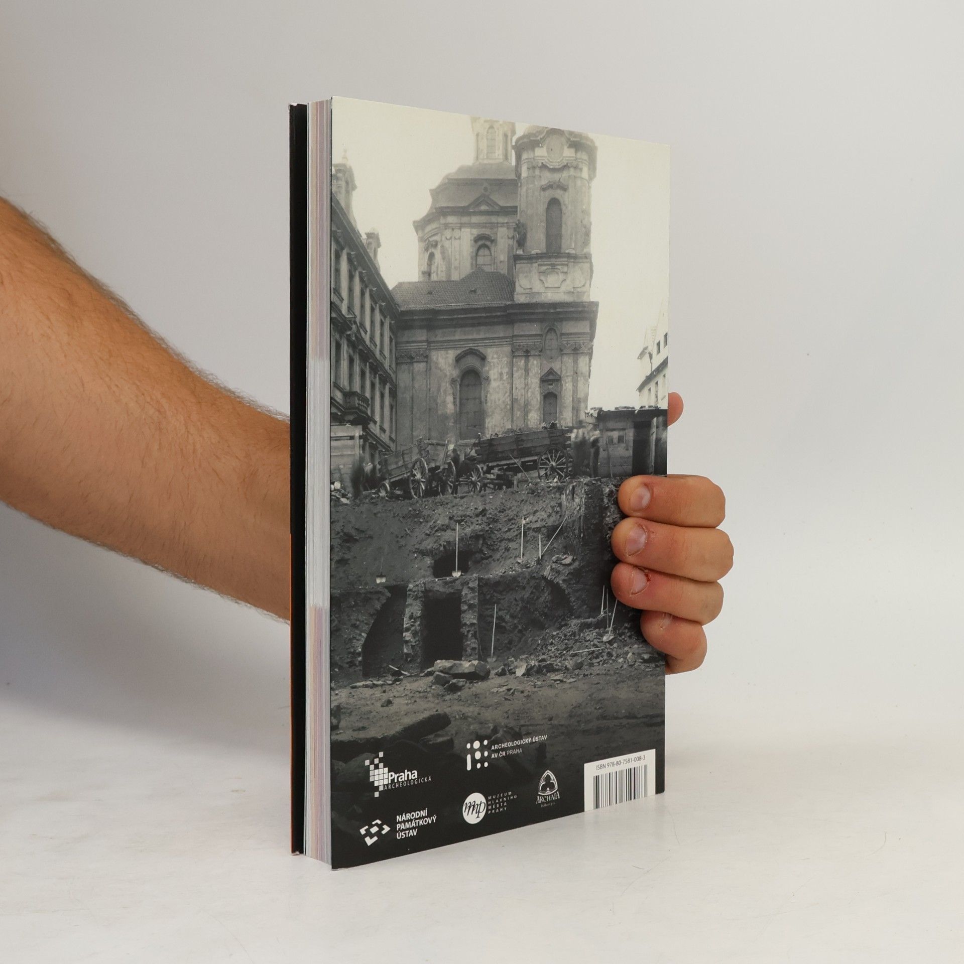 Autorenkollektiv Průvodce pražskou archeologií