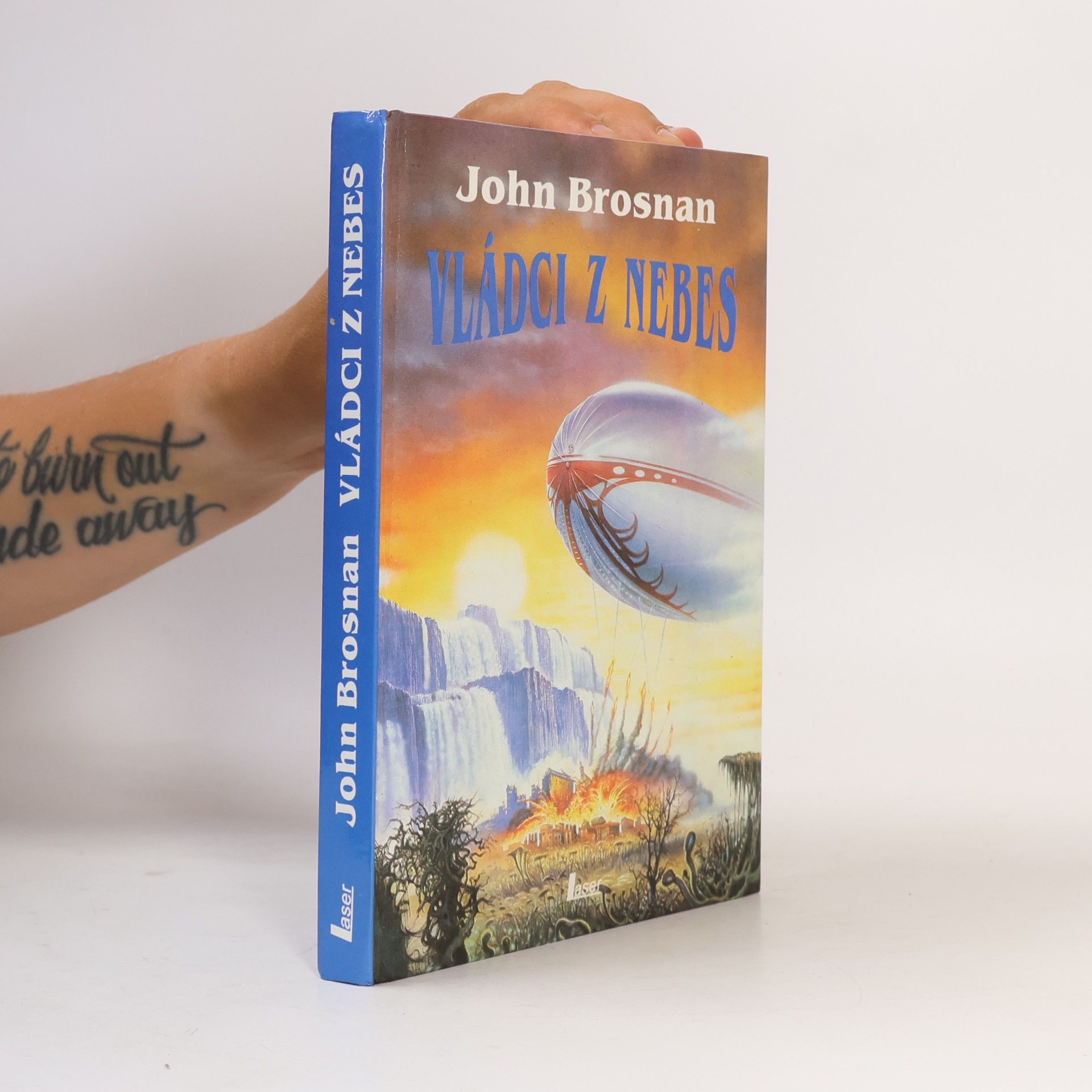 John Brosnan Vládci z nebes