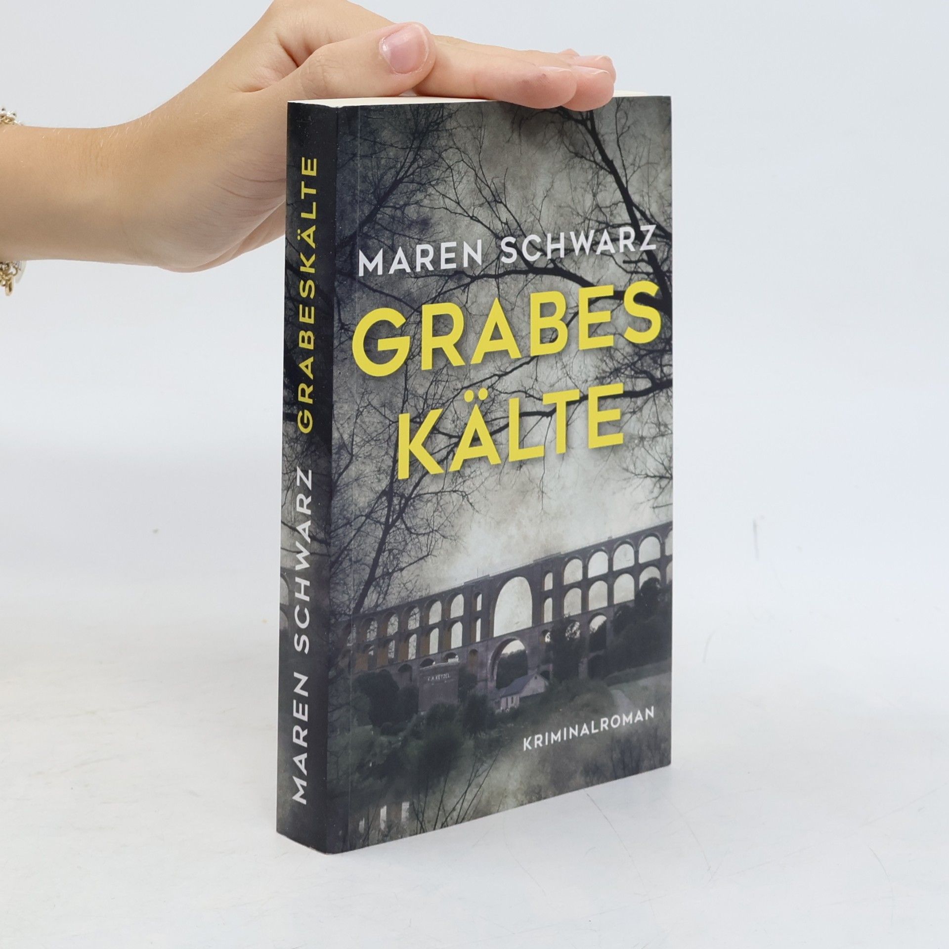 Maren Schwarz Grabeskälte