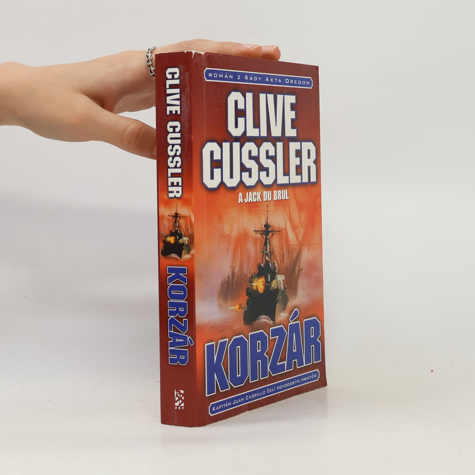 Clive Cussler Korzár
