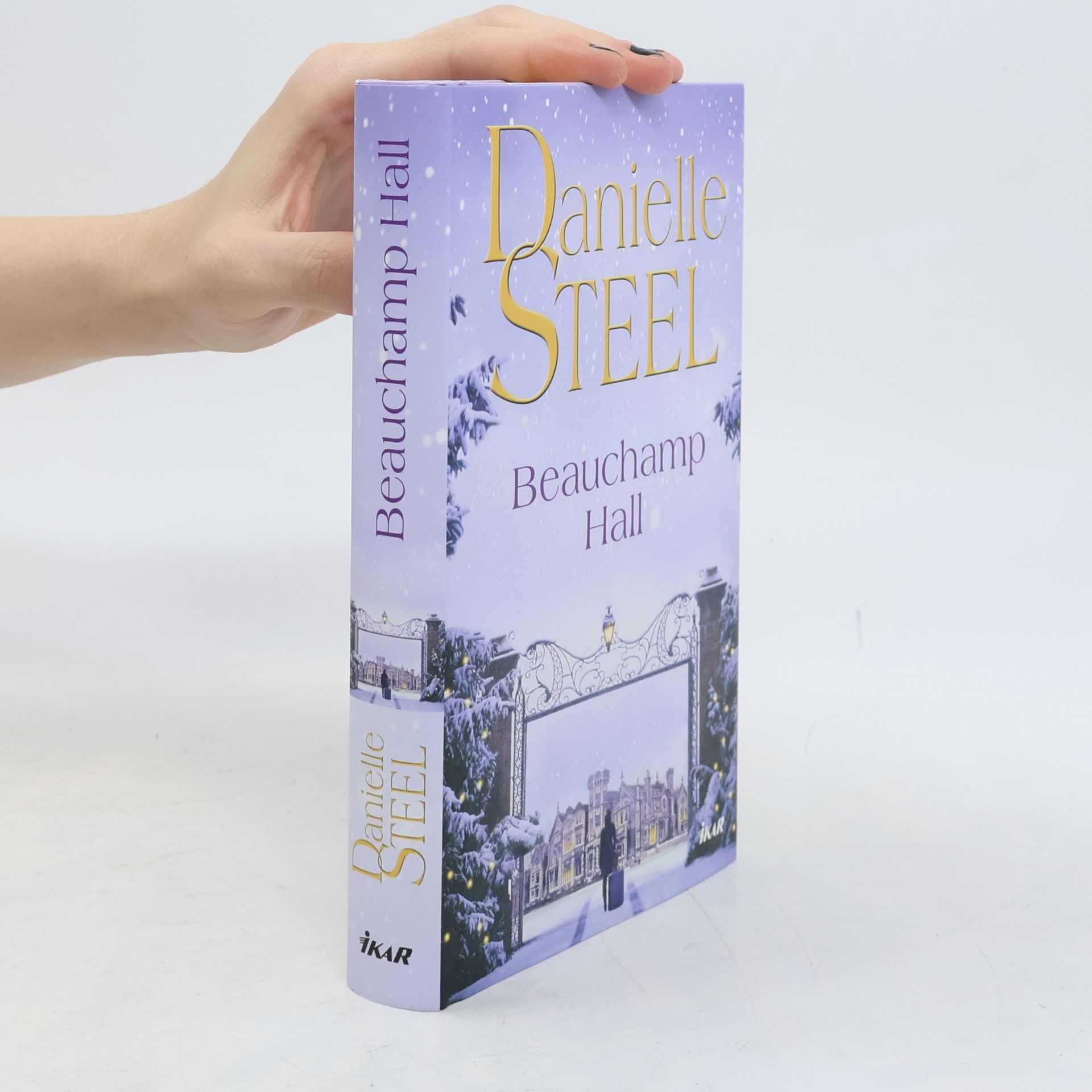 Danielle Steel Beauchamp Hall