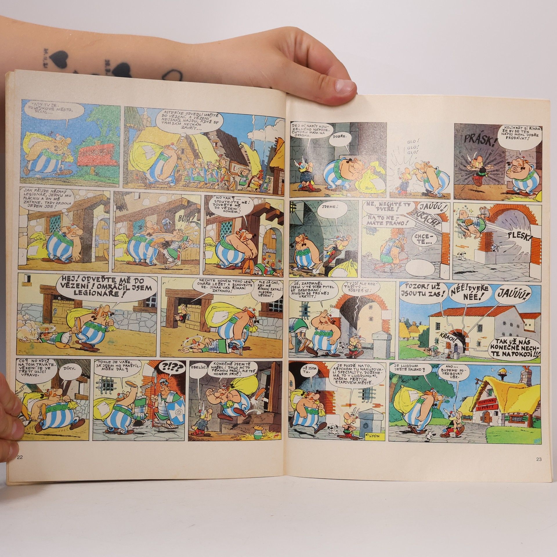 René Goscinny Asterix a cesta kolem Galie Díl V.