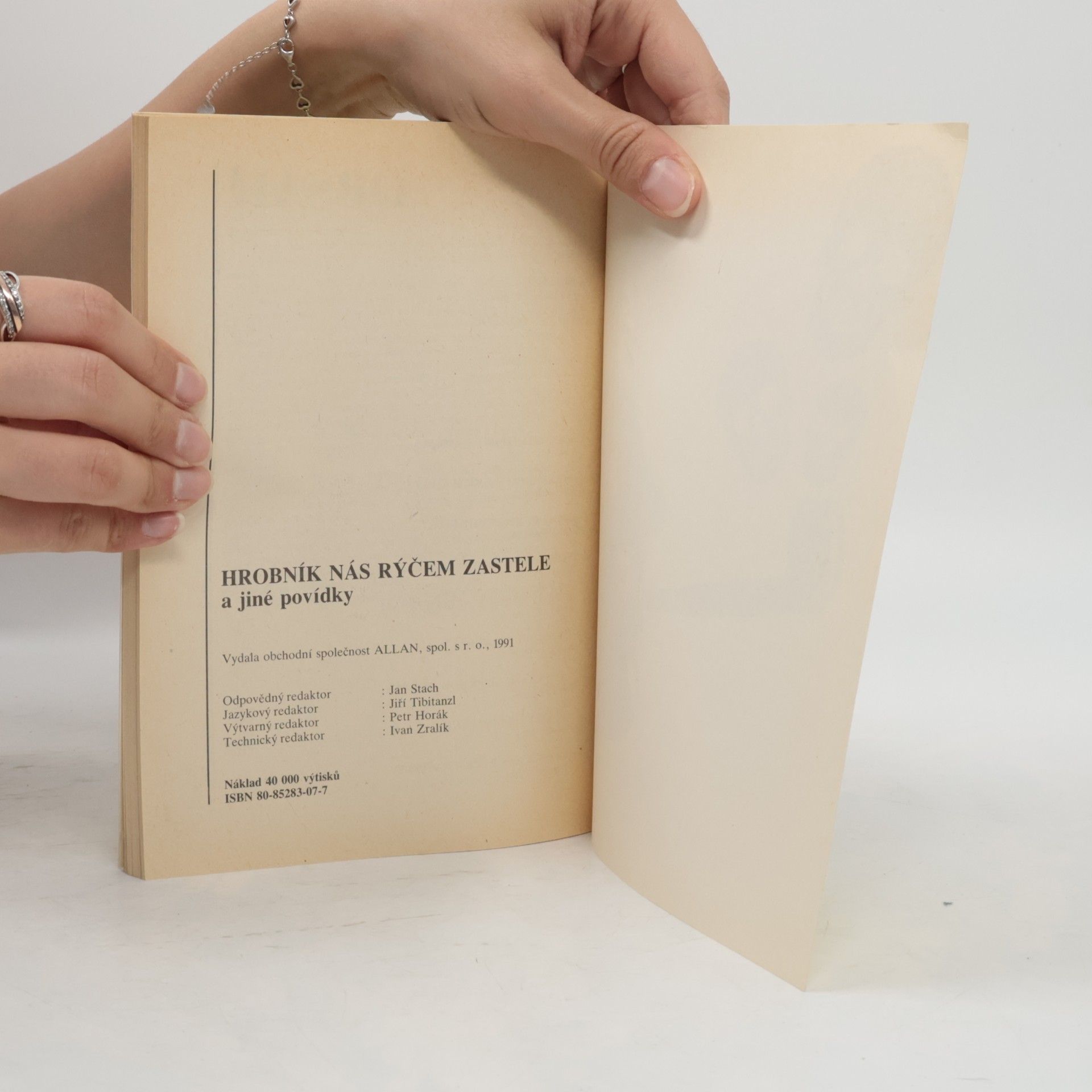 Various authors Hrobník nás rýčem zastele a jiné povídky