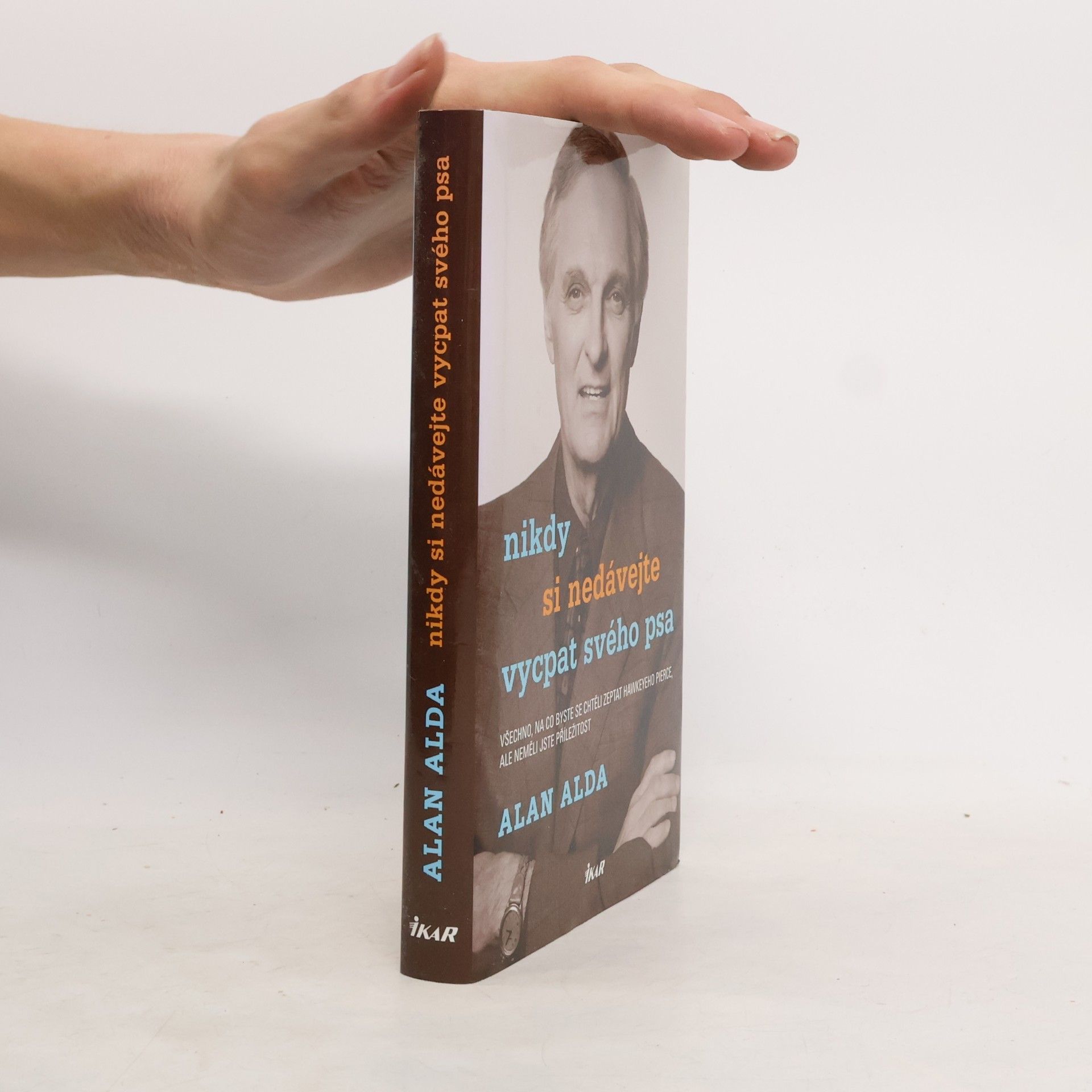 Alan Alda Nikdy si nedávejte vycpat svého psa