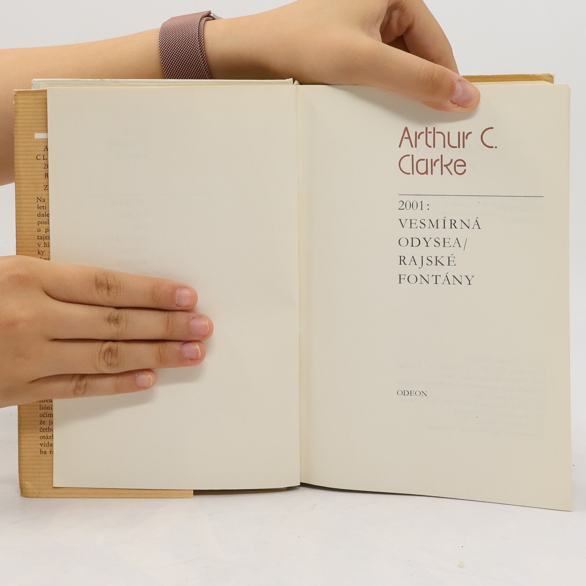 Arthur Charles Clarke 2001. Vesmírná odysea. Rajské fontány