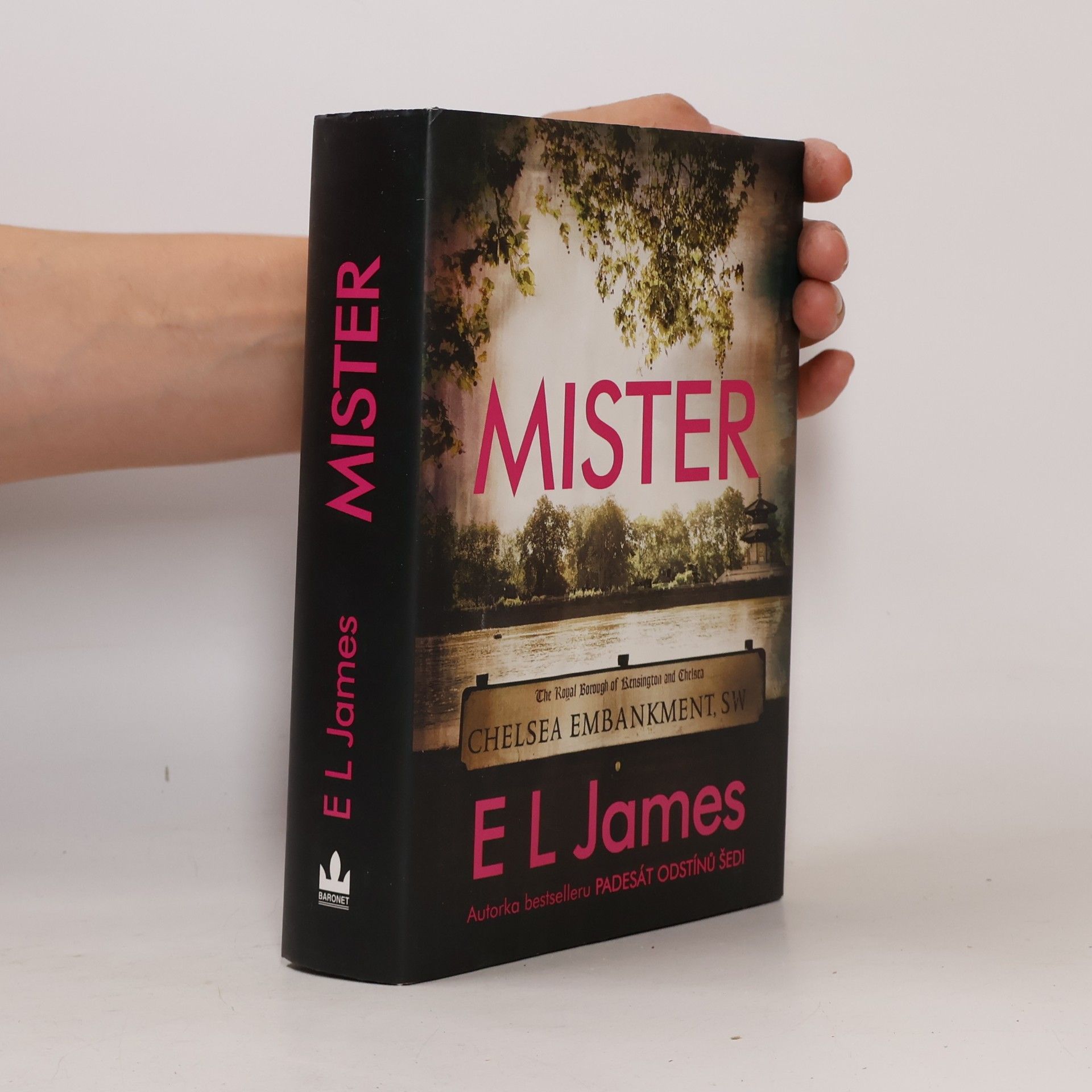 E L James Mister