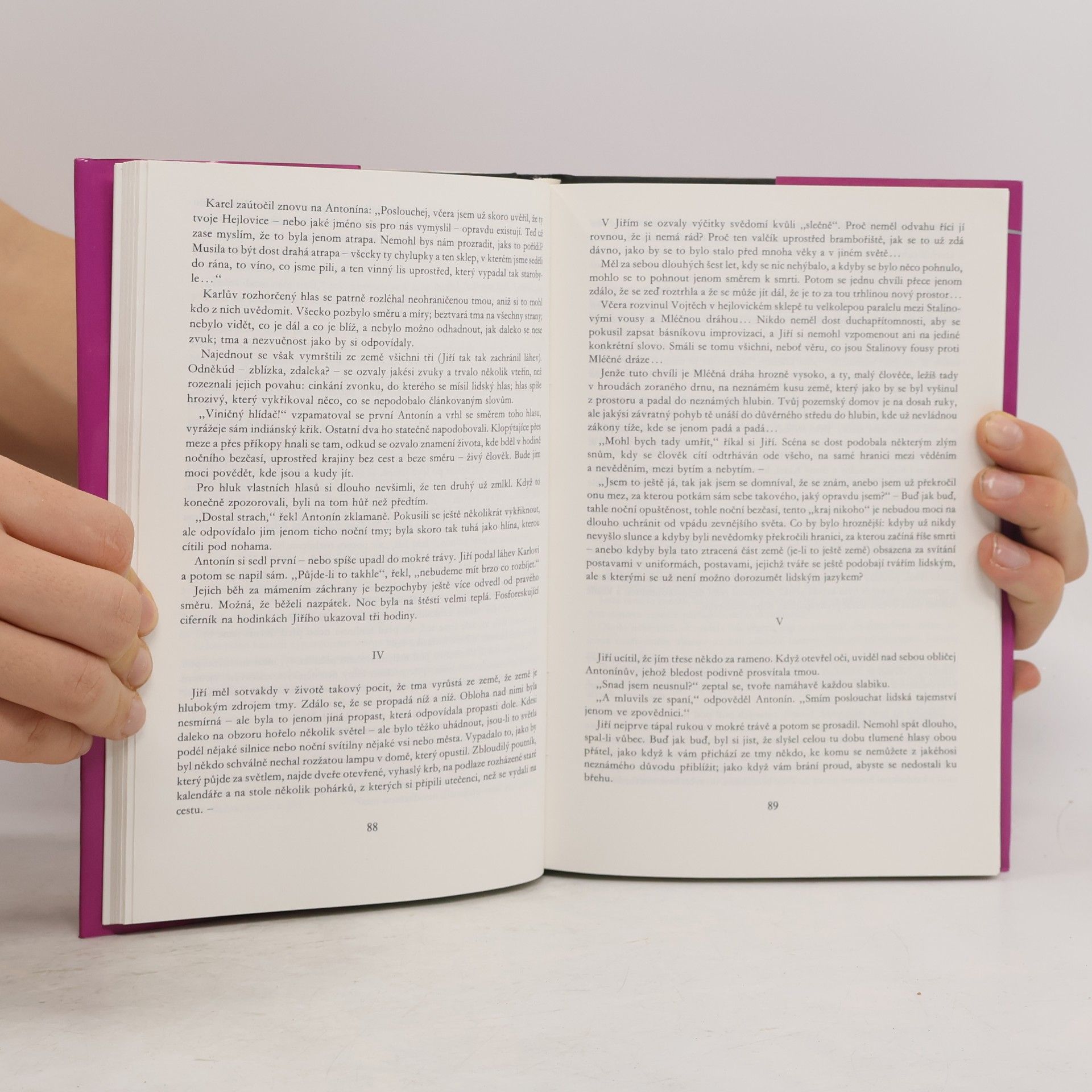 Antonín Kratochvil ...za ostnatými dráty a minovými poli... : Vzpomínky a svědectví : Vývojové tendence v české exilové literatuře v letech 1948-1968. 1. díl