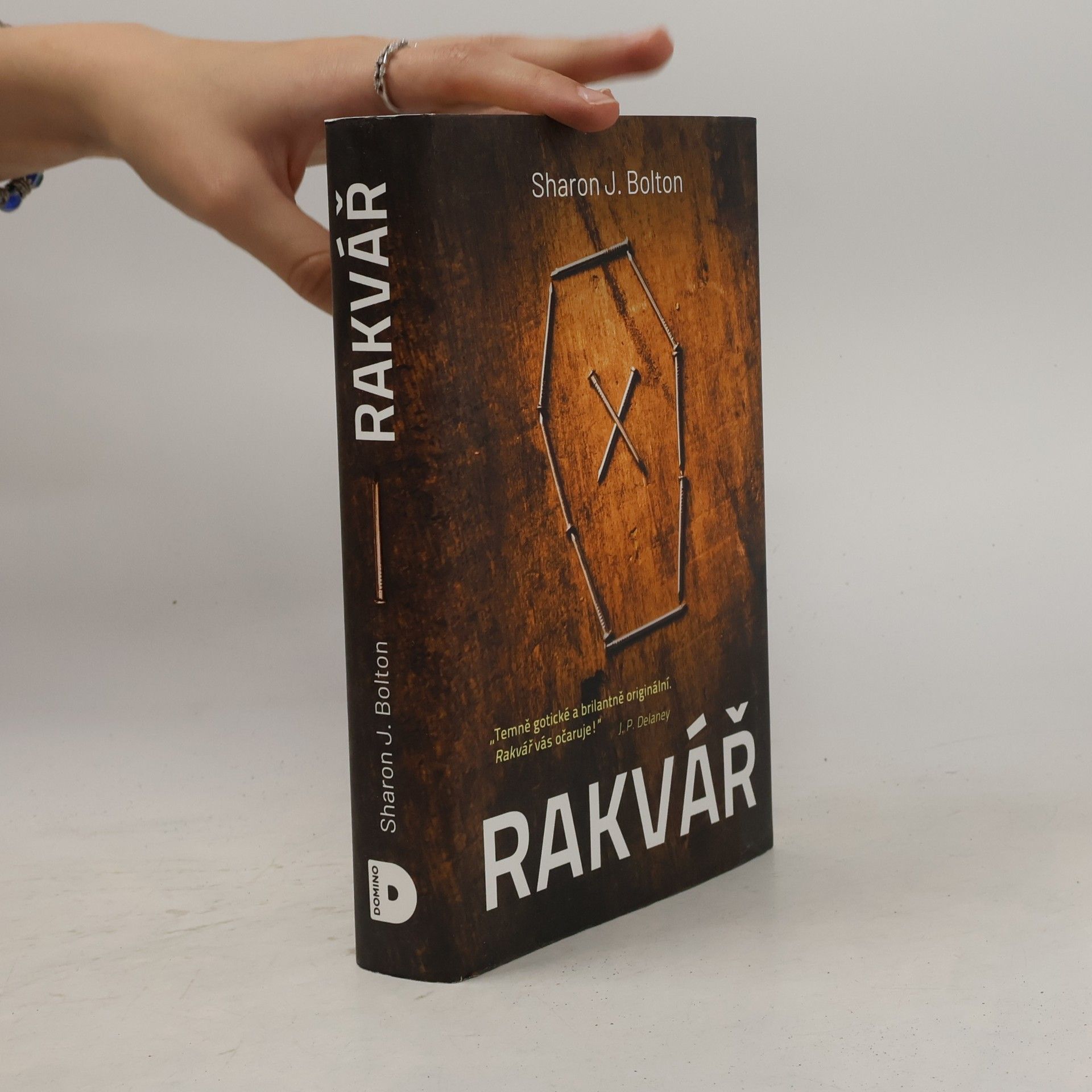 S. J. Bolton Rakvář