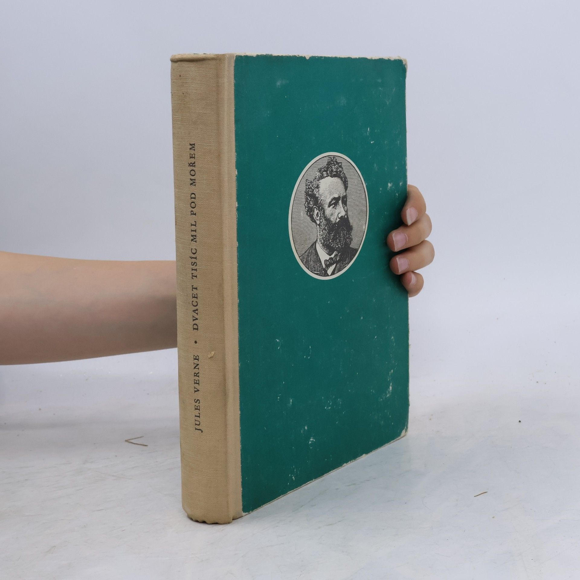 Jules Verne Dvacet tisíc mil pod mořem