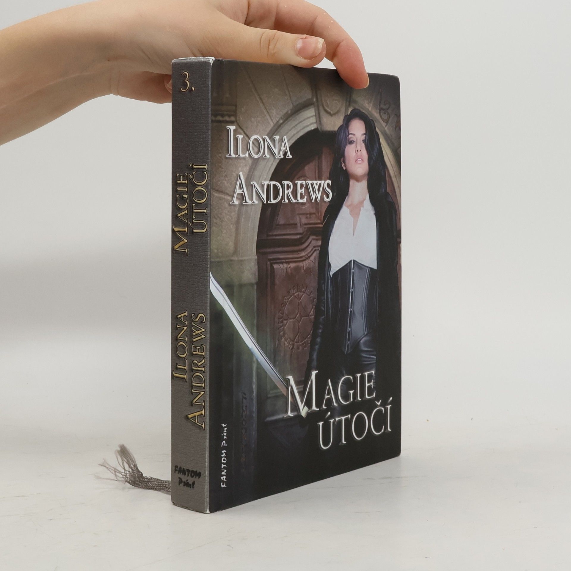 Ilona Andrews Magie útočí
