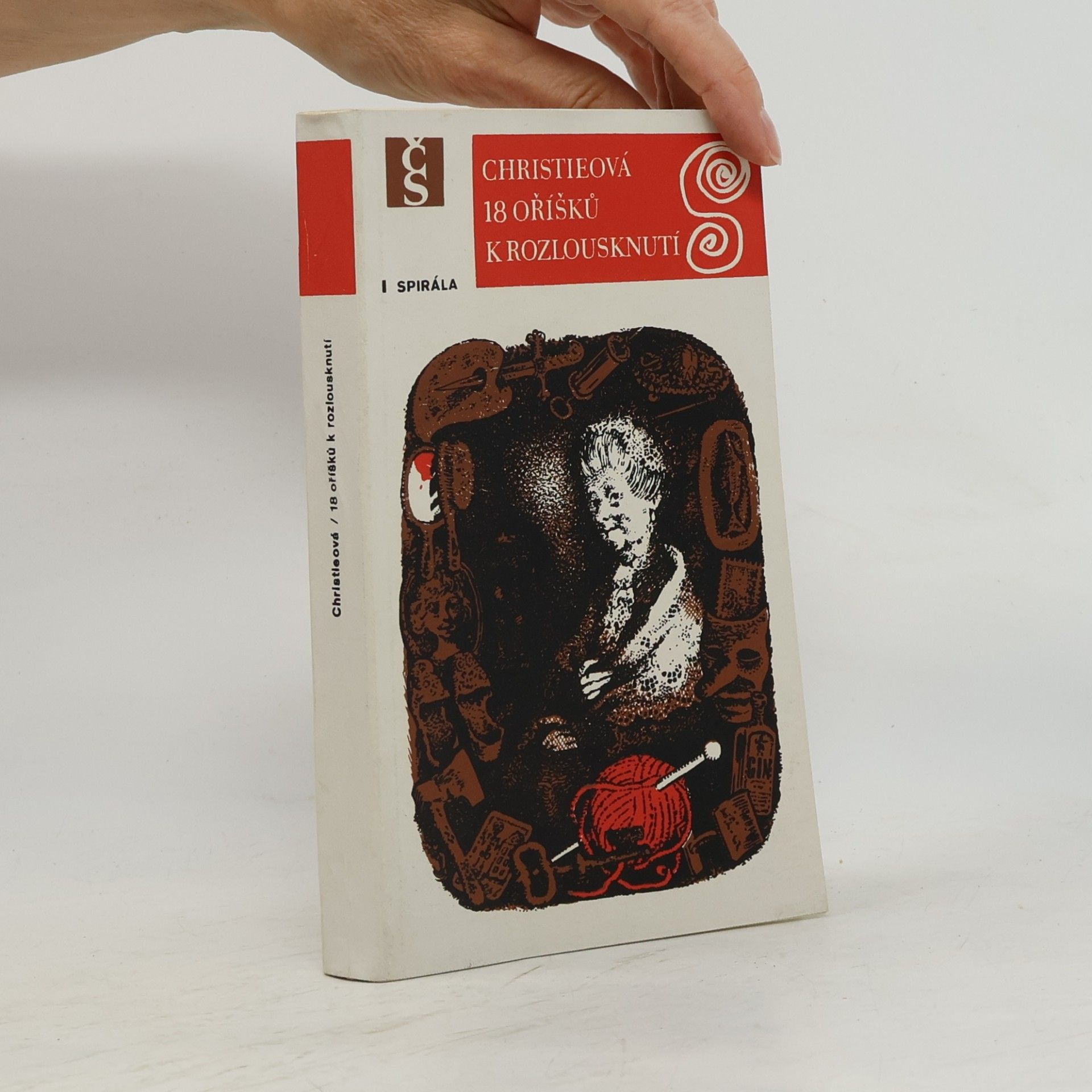Agatha Christie 18 oříšků k rozlousknutí