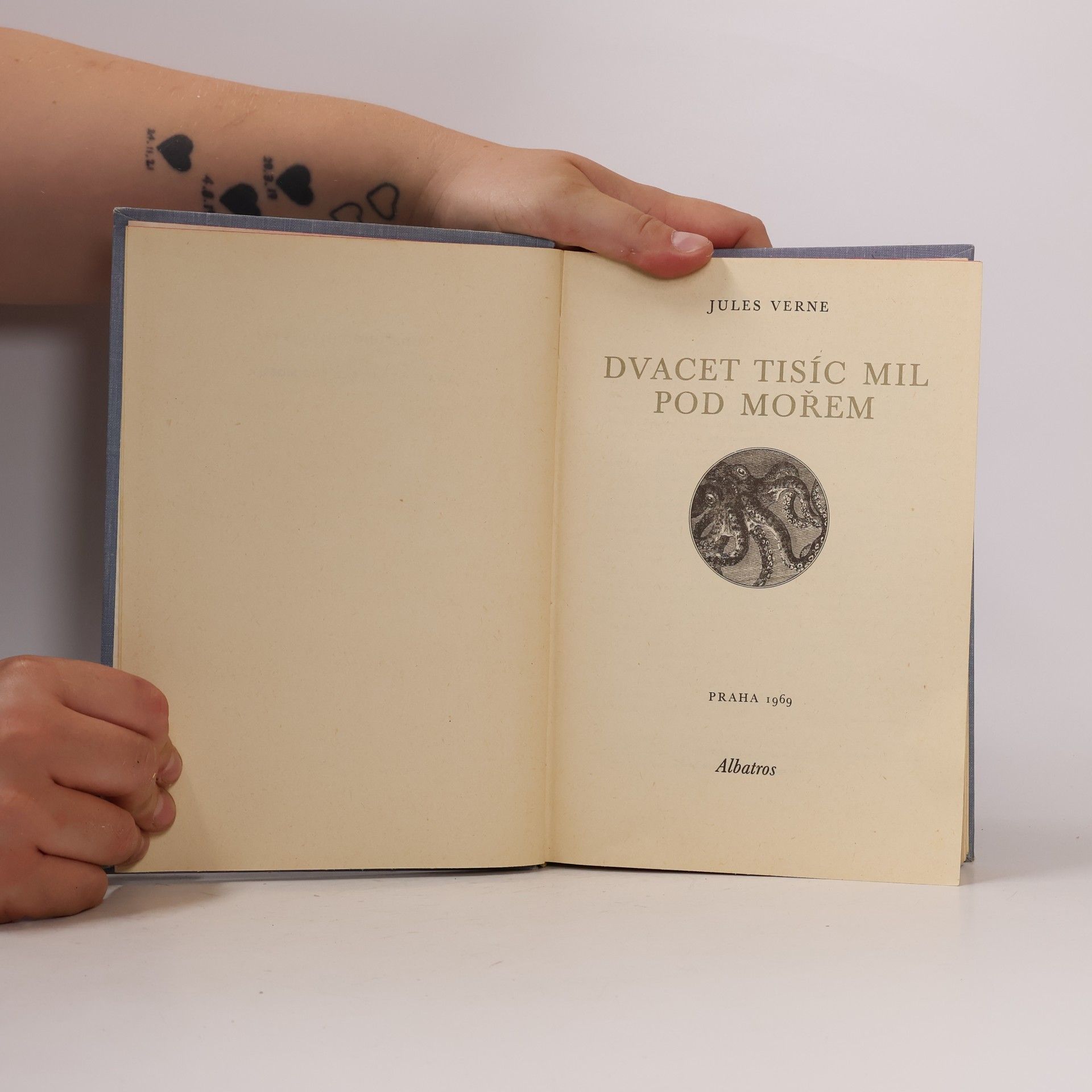 Jules Verne Dvacet tisíc mil pod mořem