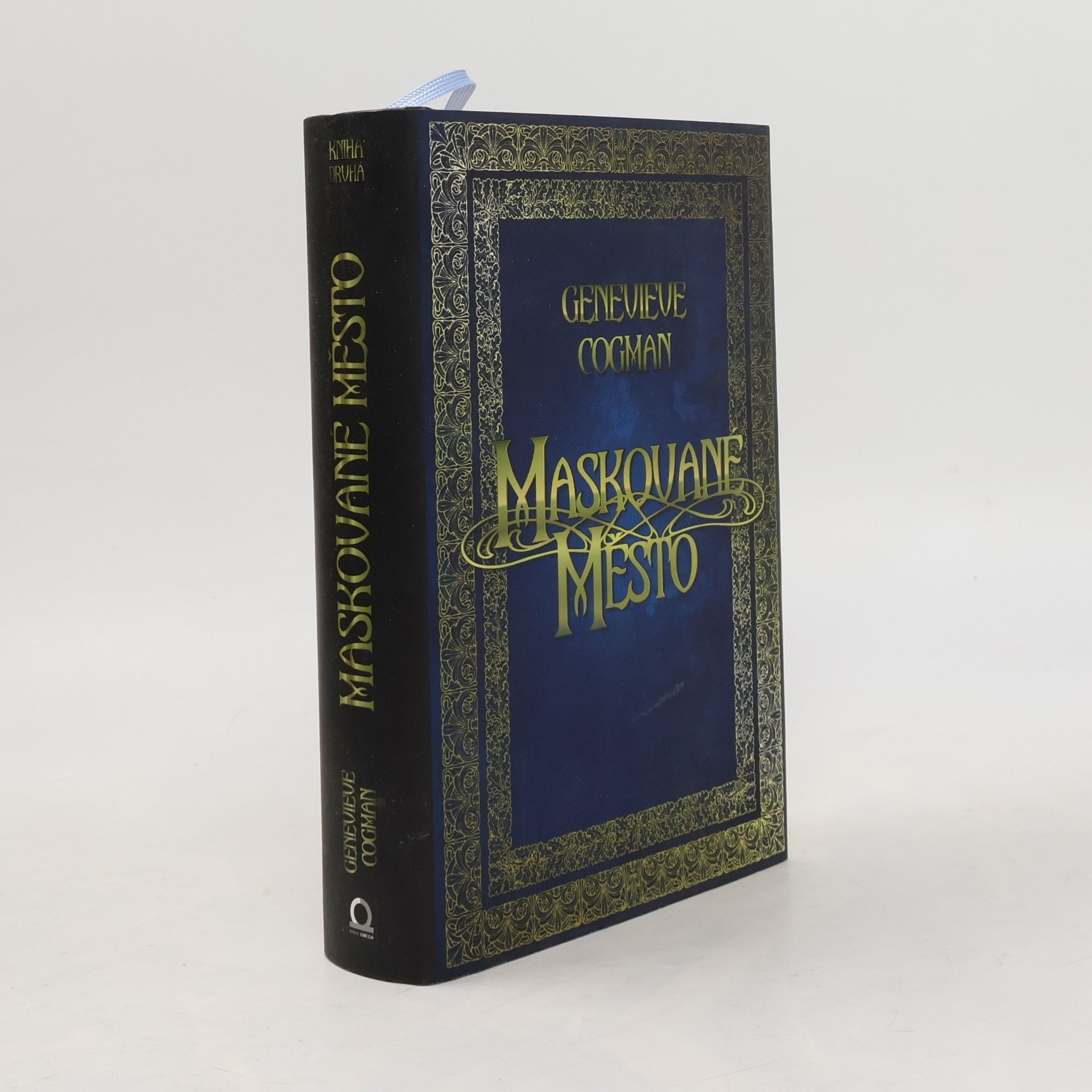 Genevieve Cogman Neviditelná knihovna. Kniha druhá, Maskované město