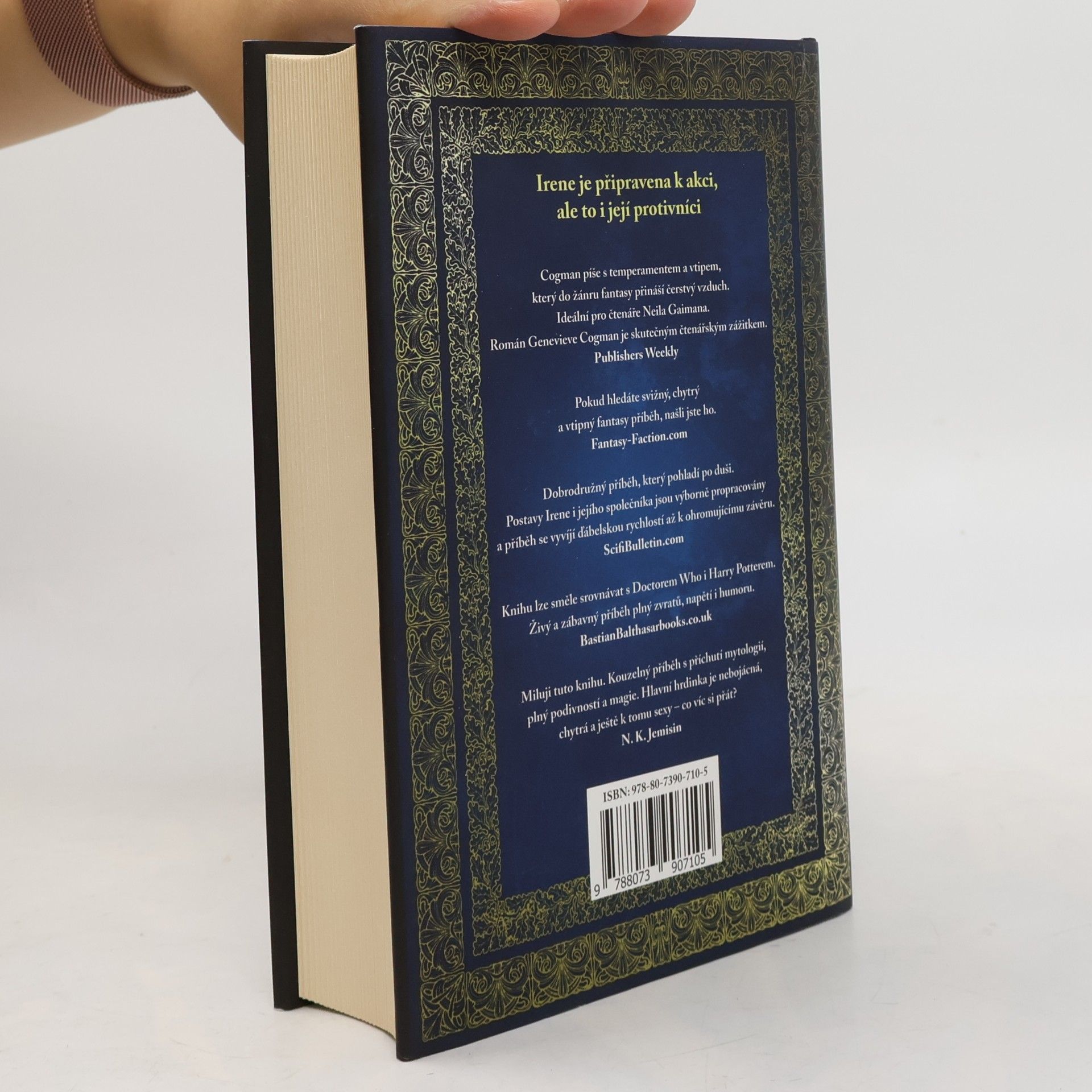 Genevieve Cogman Neviditelná knihovna. Kniha druhá, Maskované město