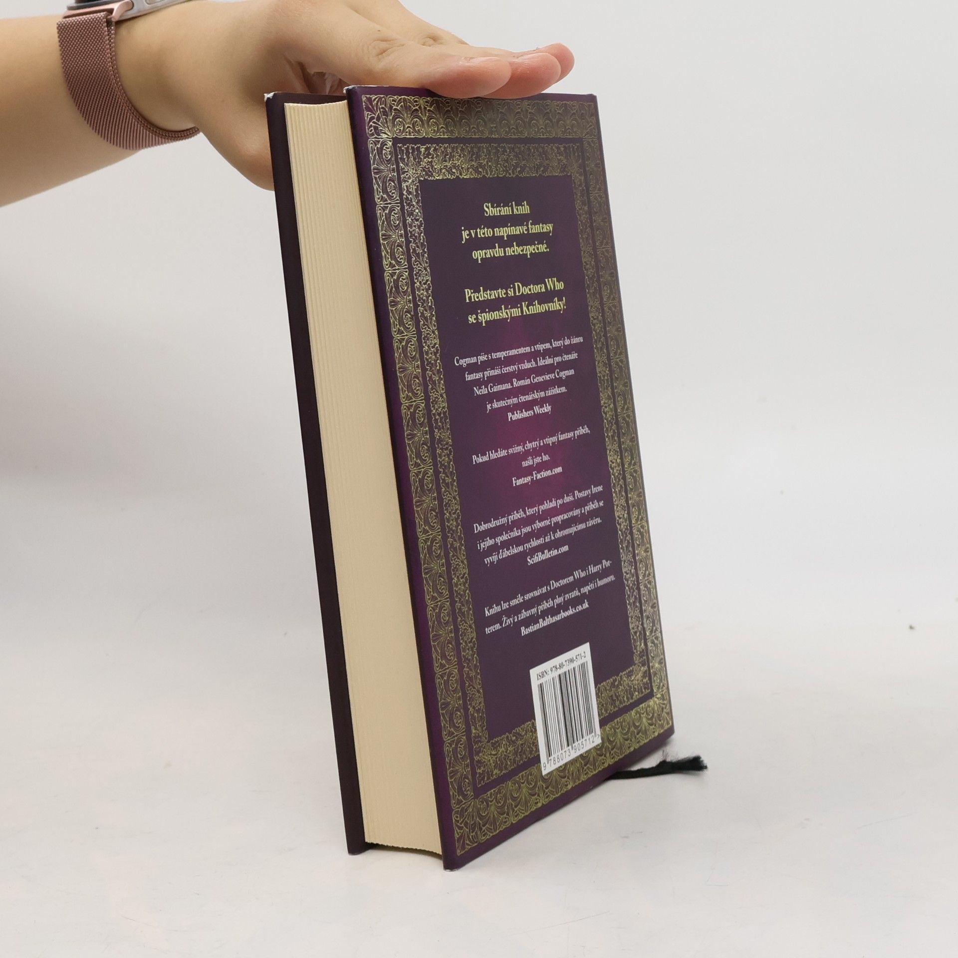 Genevieve Cogman Neviditelná knihovna