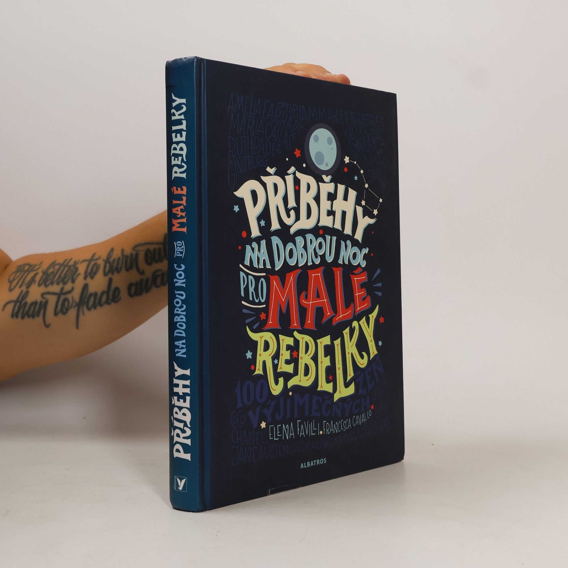 Elena Favilli Příběhy na dobrou noc pro malé rebelky
