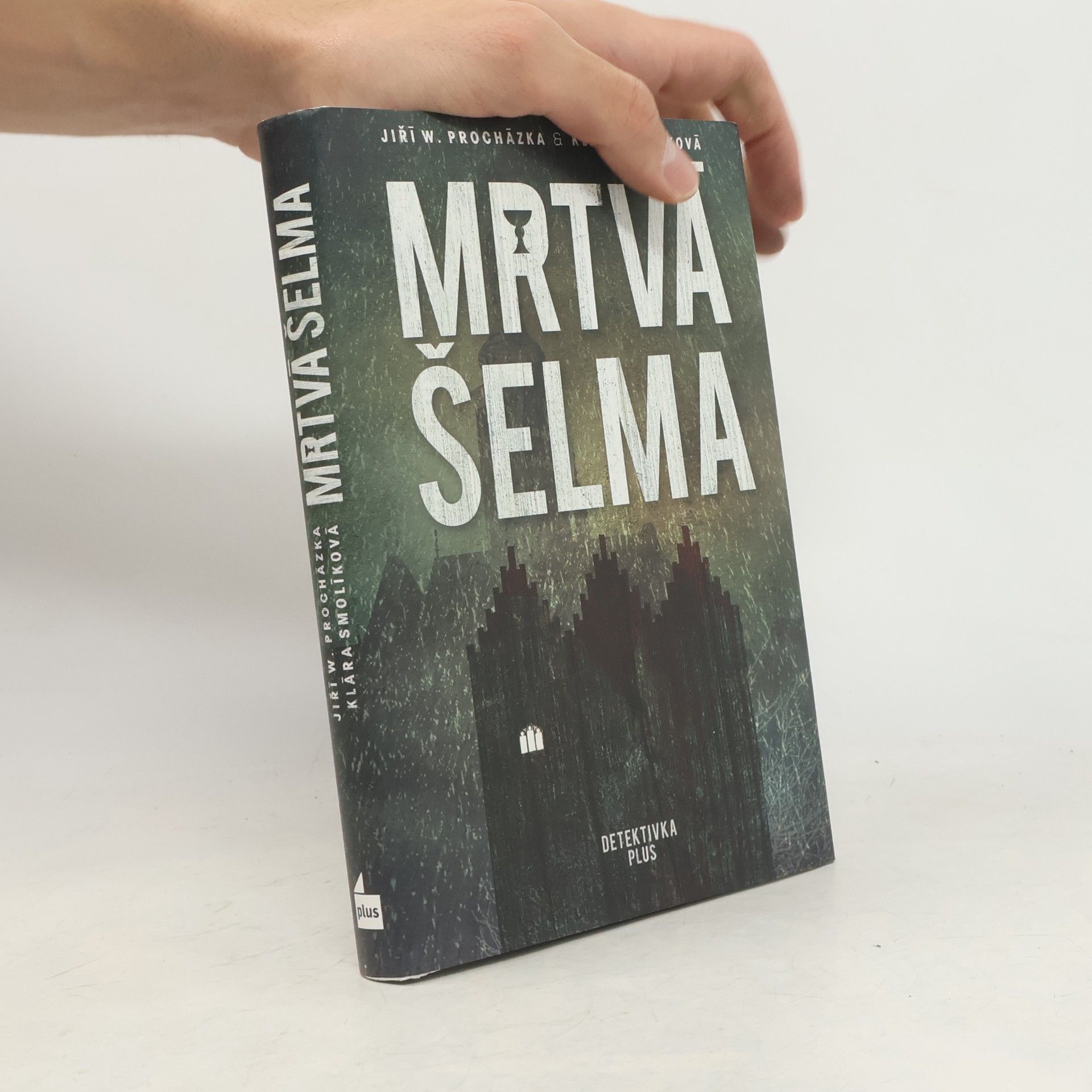 Klára Smolíková Mrtvá šelma. Souřadnice zločinu 1: Tábor