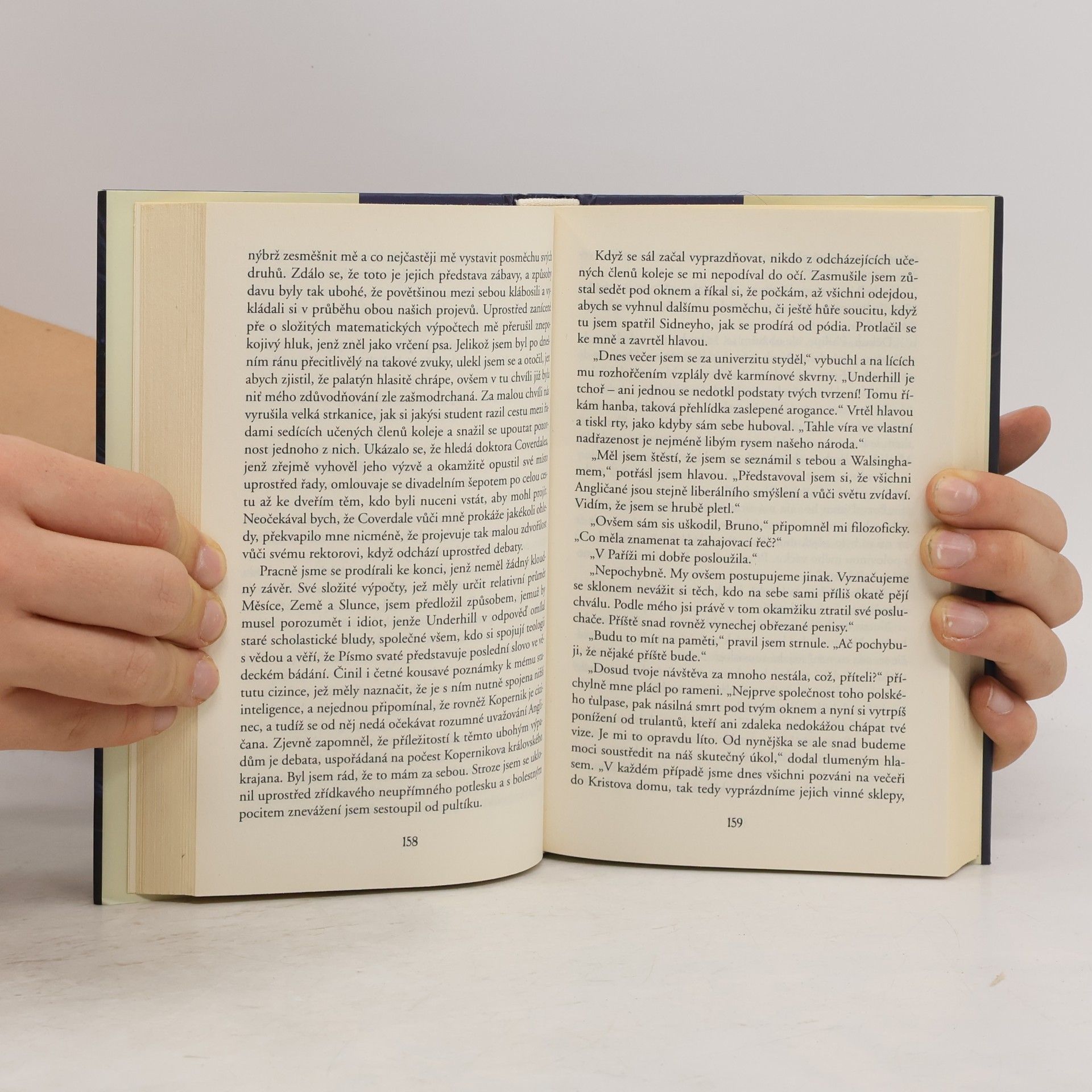 S. J. Parris Kacíř : historický román s detektivní zápletkou