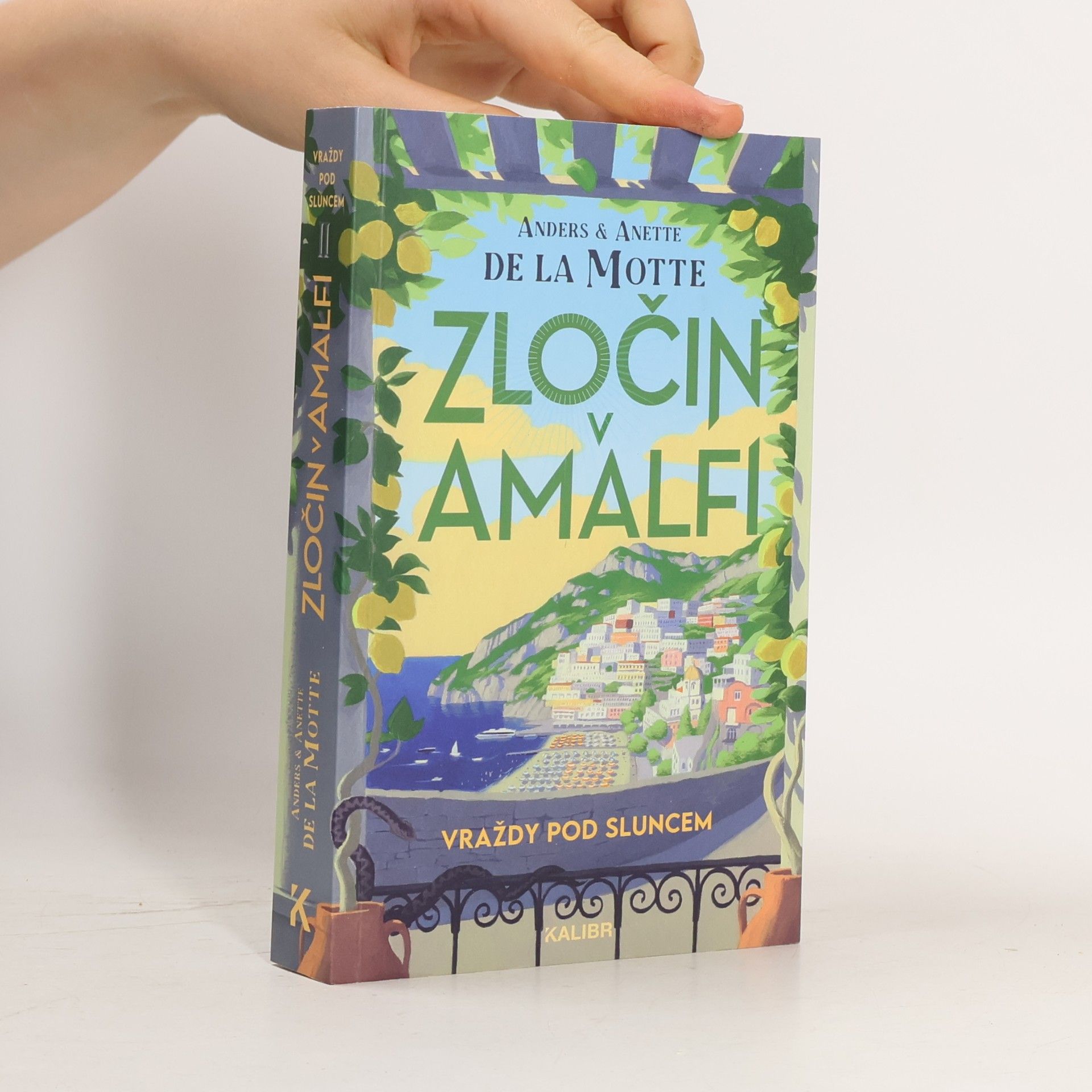 Anette De la Motte Vraždy pod sluncem II: Zločin v Amalfi