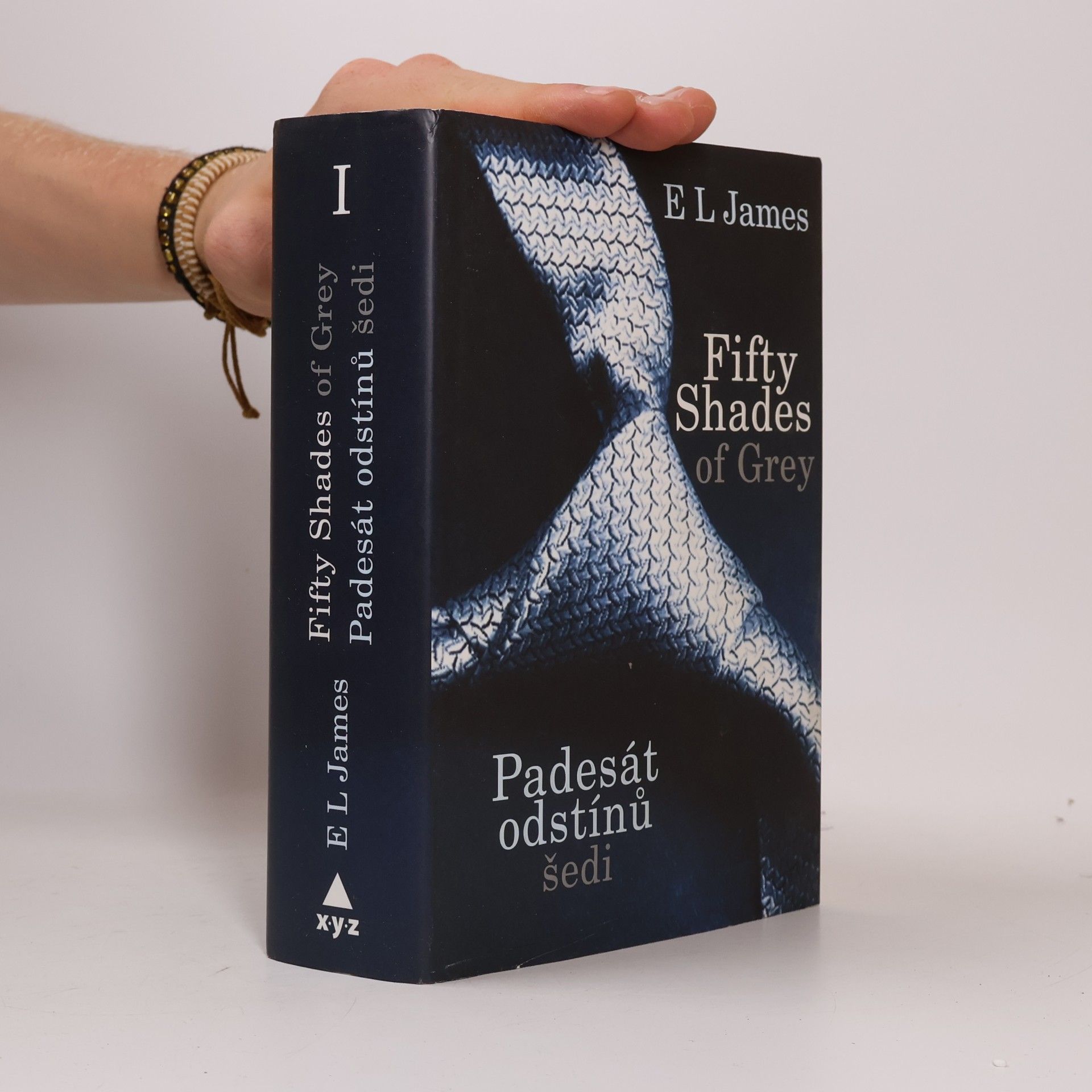 E. L. James Padesát odstínů šedi