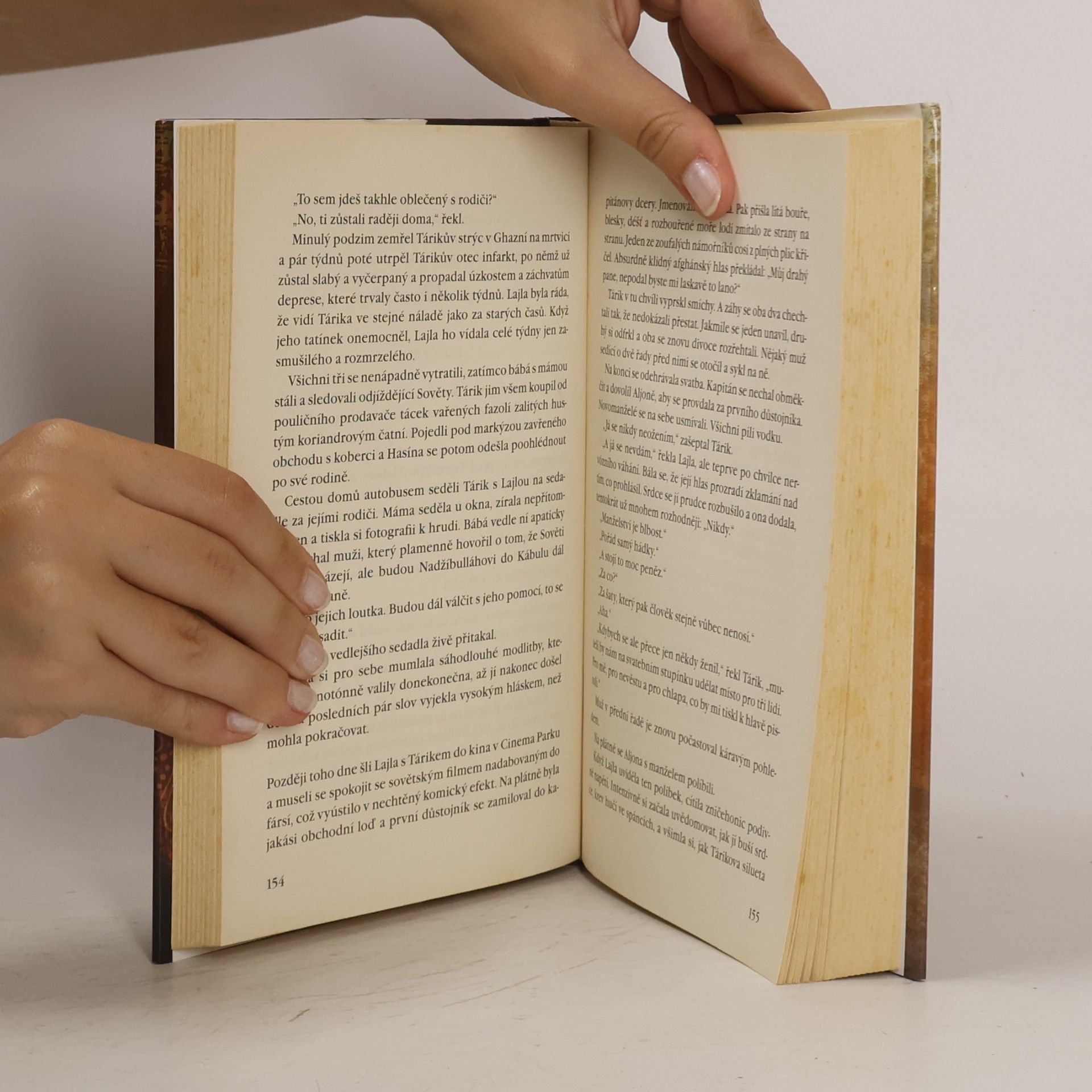 Khaled Hosseini Tisíce planoucích sluncí