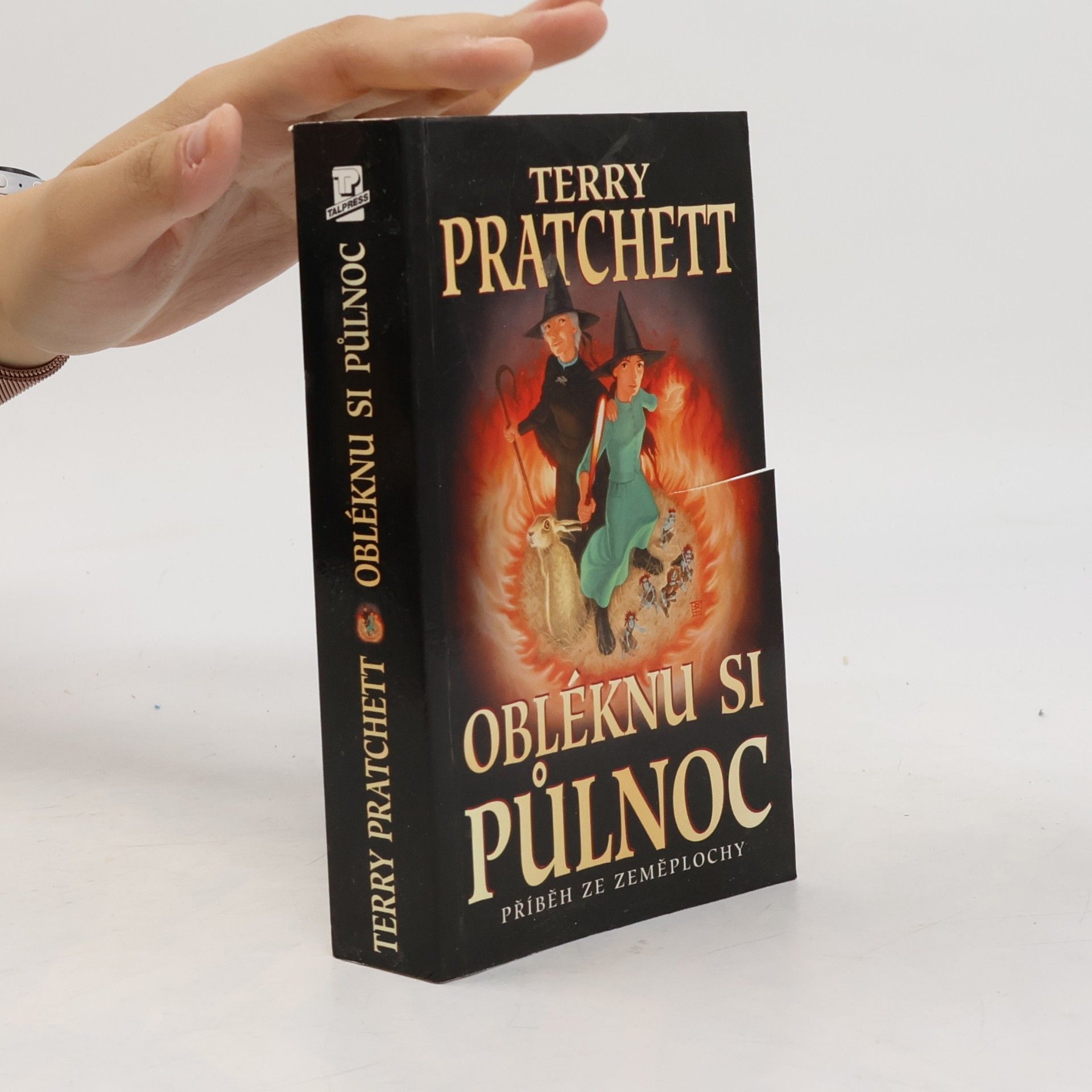 Terry Pratchett Obléknu si půlnoc