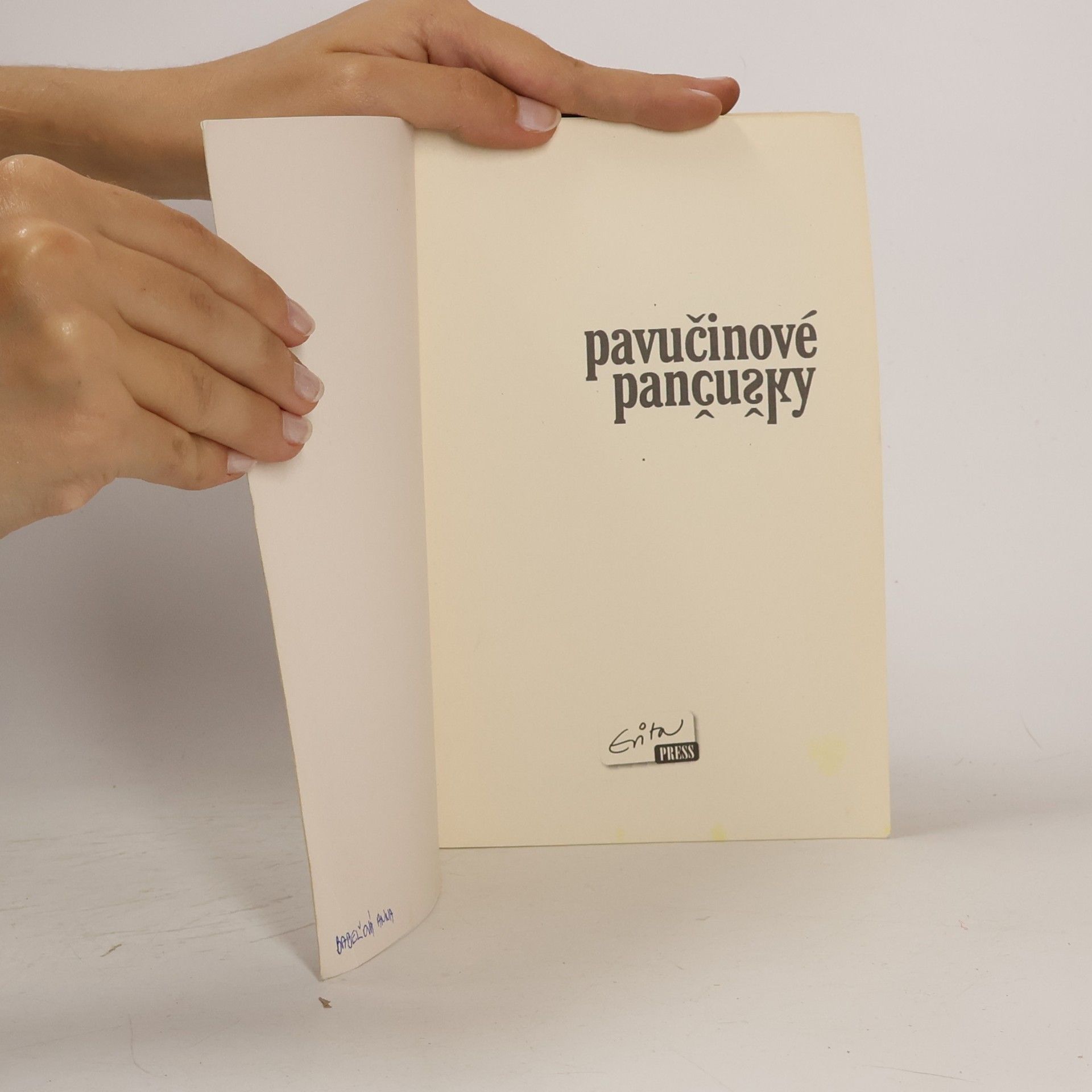 Adamová Anna Pavučinové pančušky