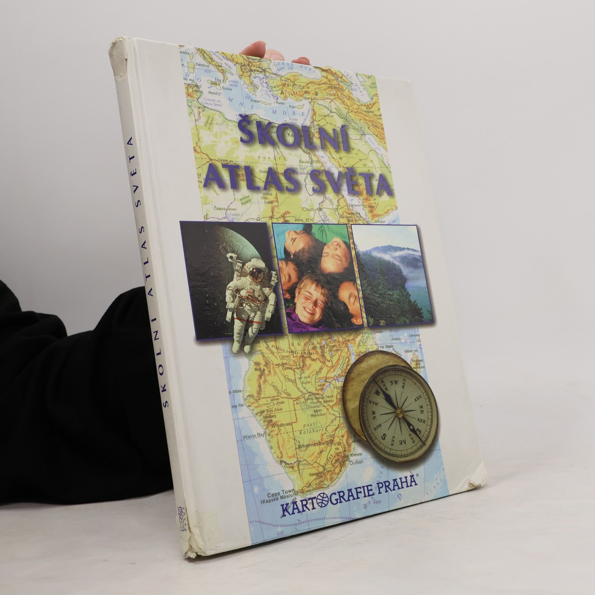 Kolektiv autorů Školní atlas světa