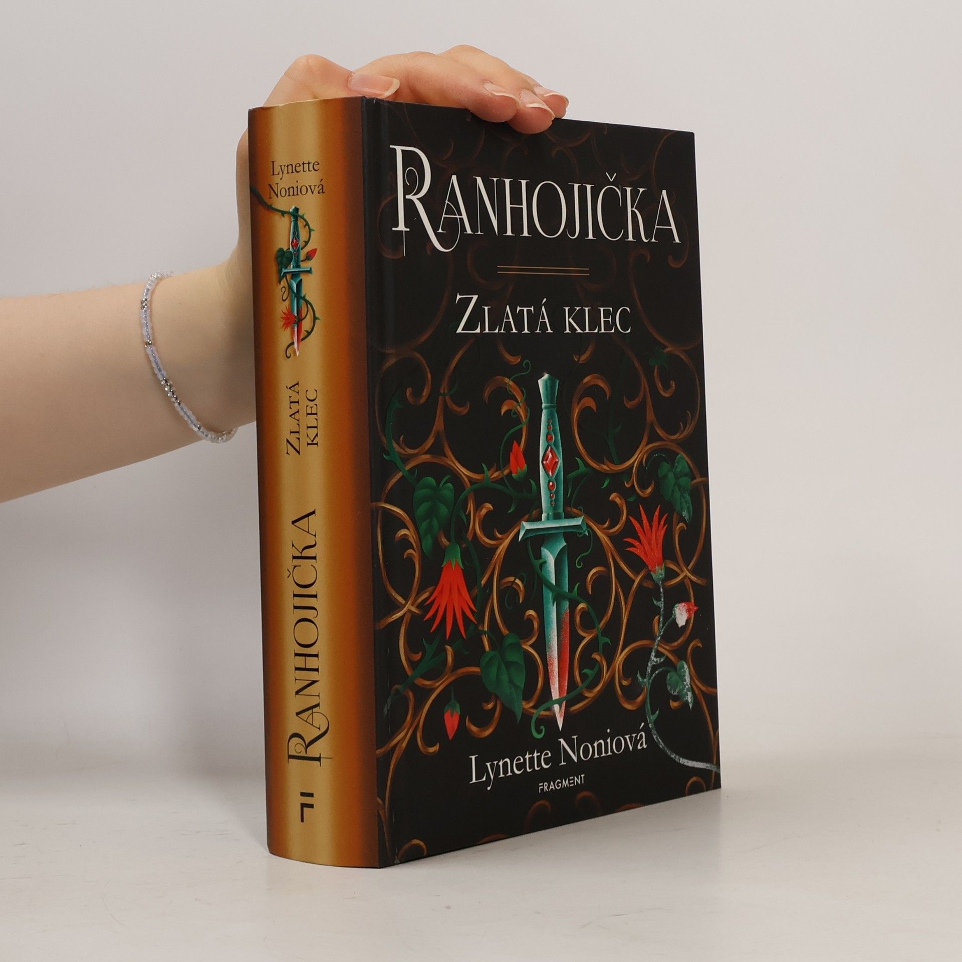 Lynette Noni Ranhojička. Zlatá klec