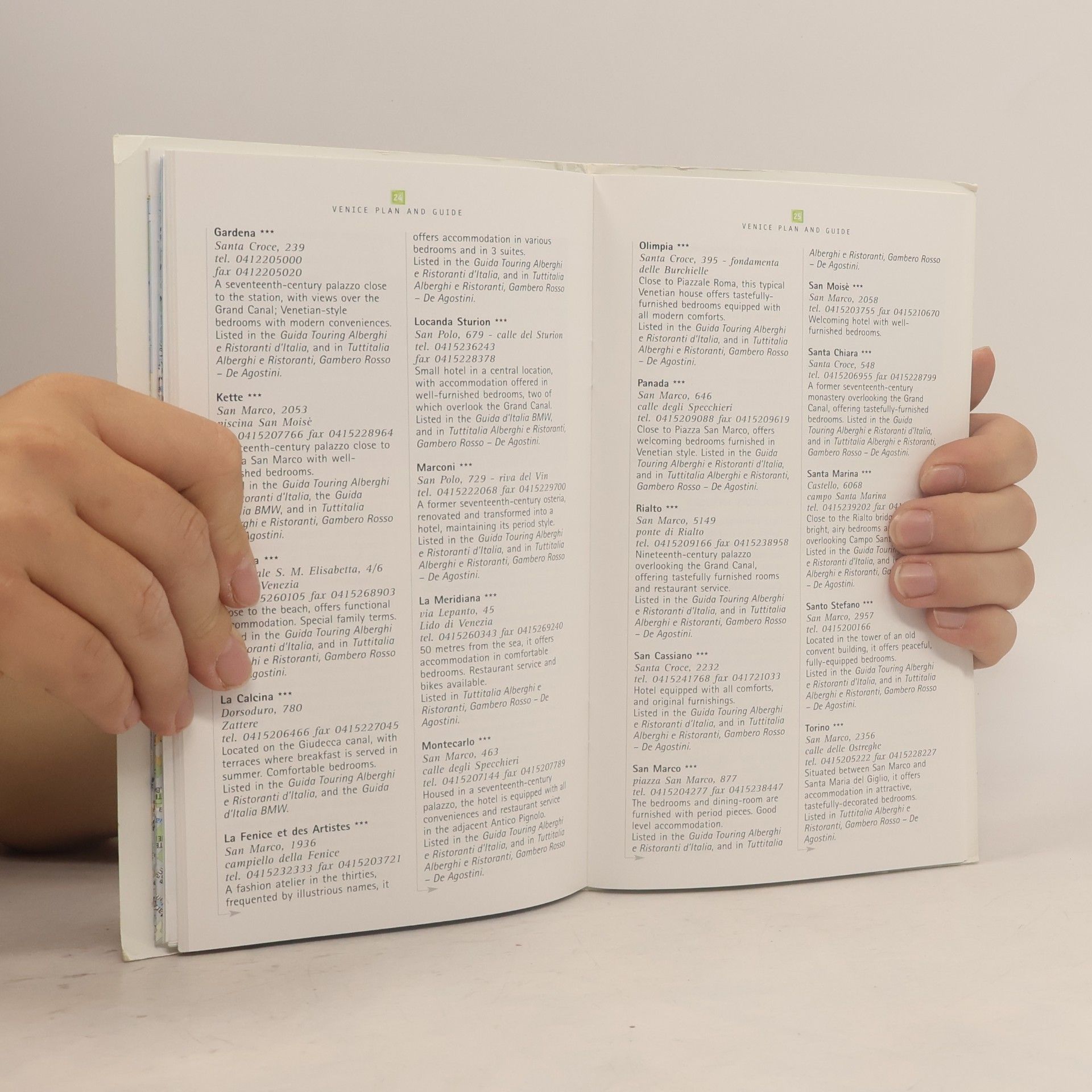 Venice: Large Fold-Out Map And Guide Book