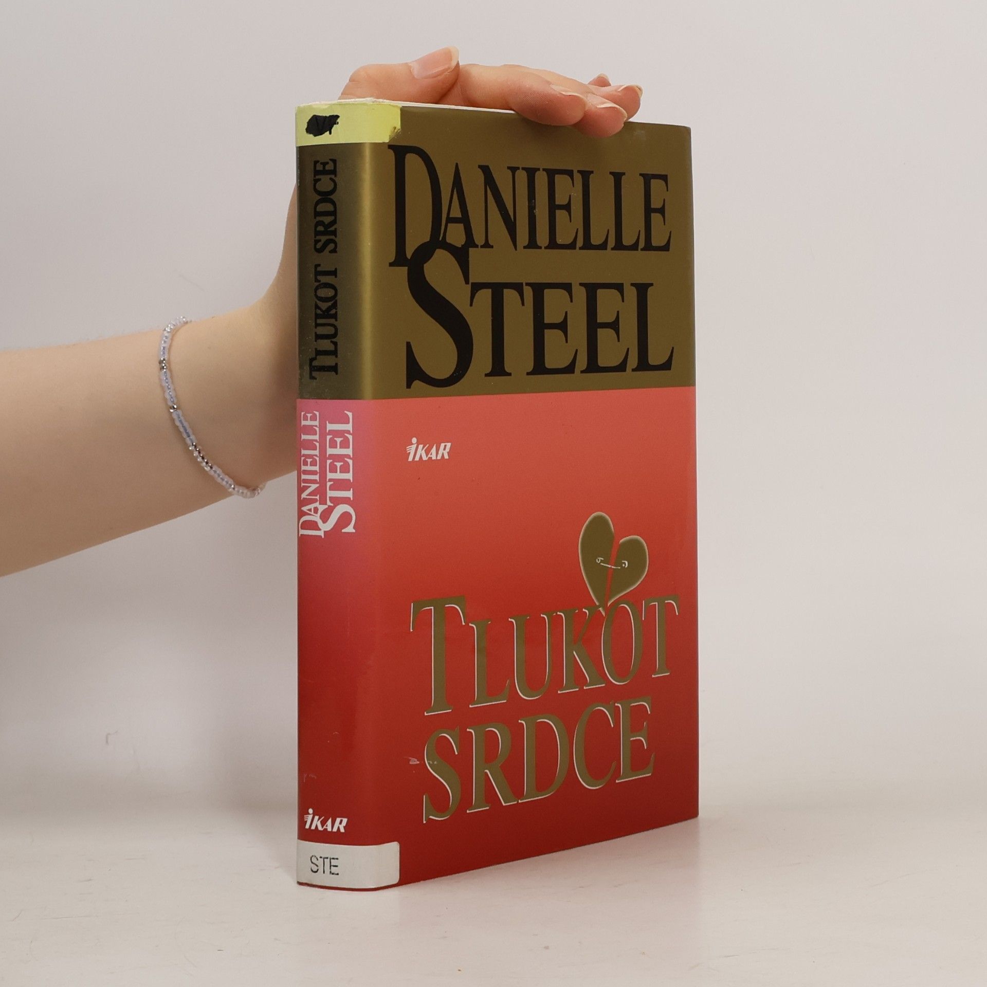 Danielle Steel Tlukot srdce