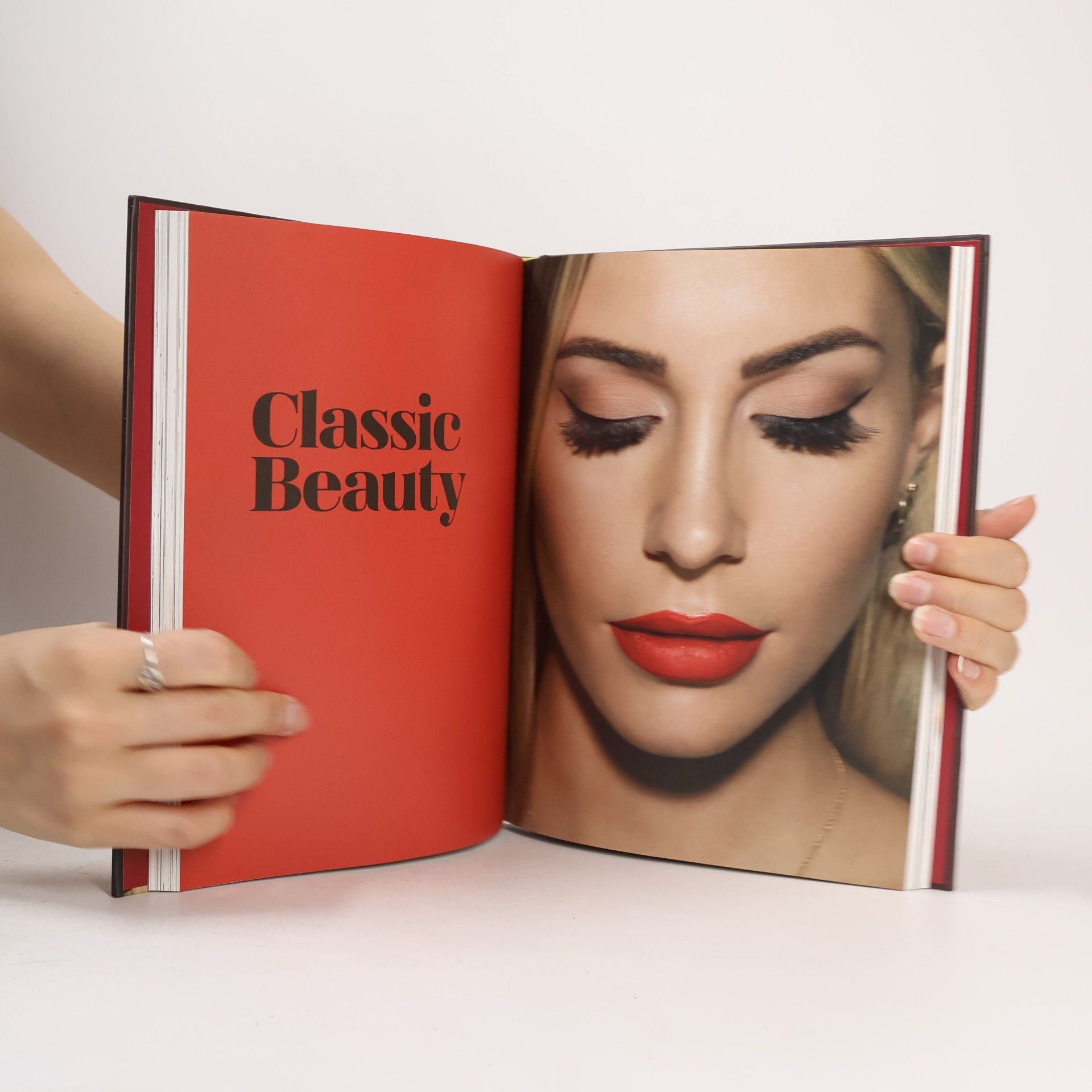 Mrs. Bella Contour & Confidence