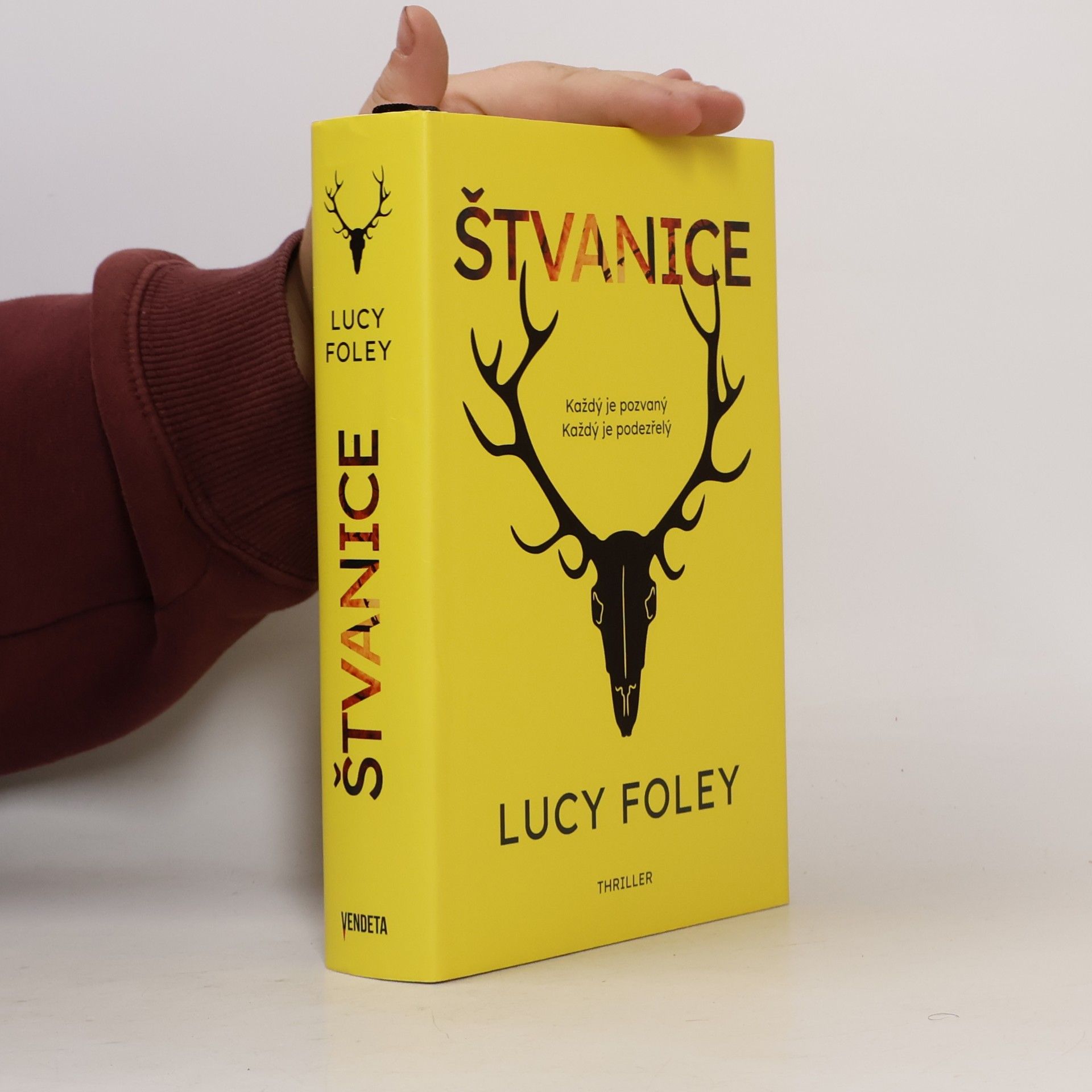 Lucy Foley Štvanice